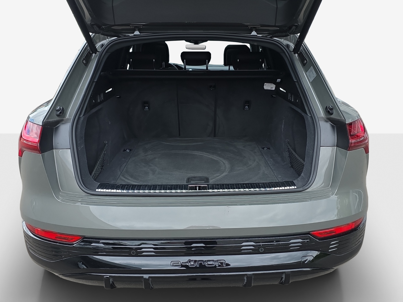 AUDI Q8 55 e-tron Black Edition quattro-image-13