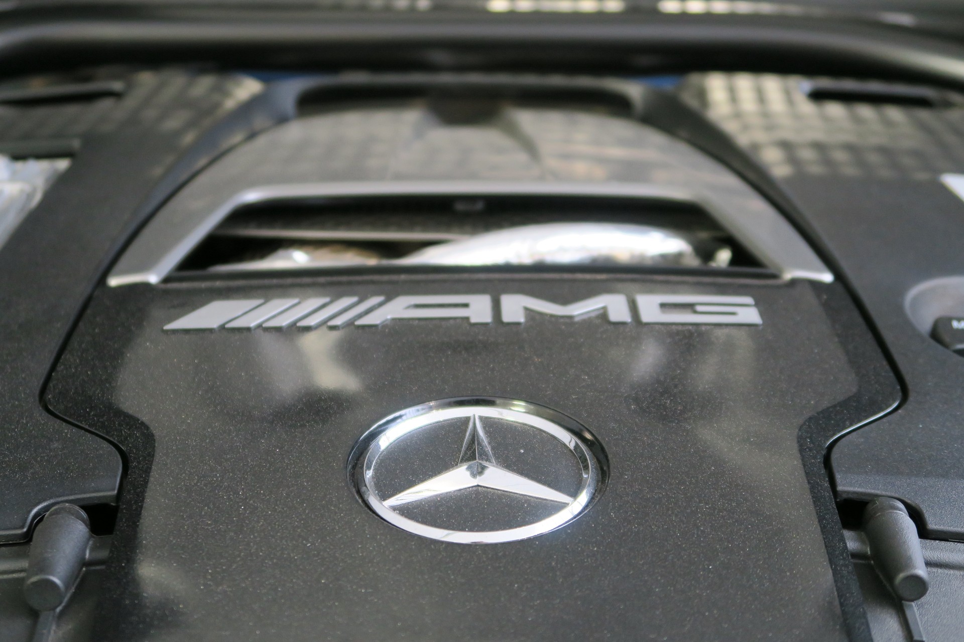 MERCEDES-BENZ G63 AMG Grand Edition 4X4-image-17
