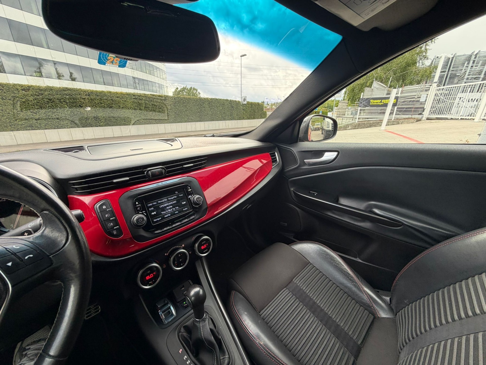 ALFA ROMEO Giulietta 1750 TBi Quadrifoglio Verde TCT-image-12