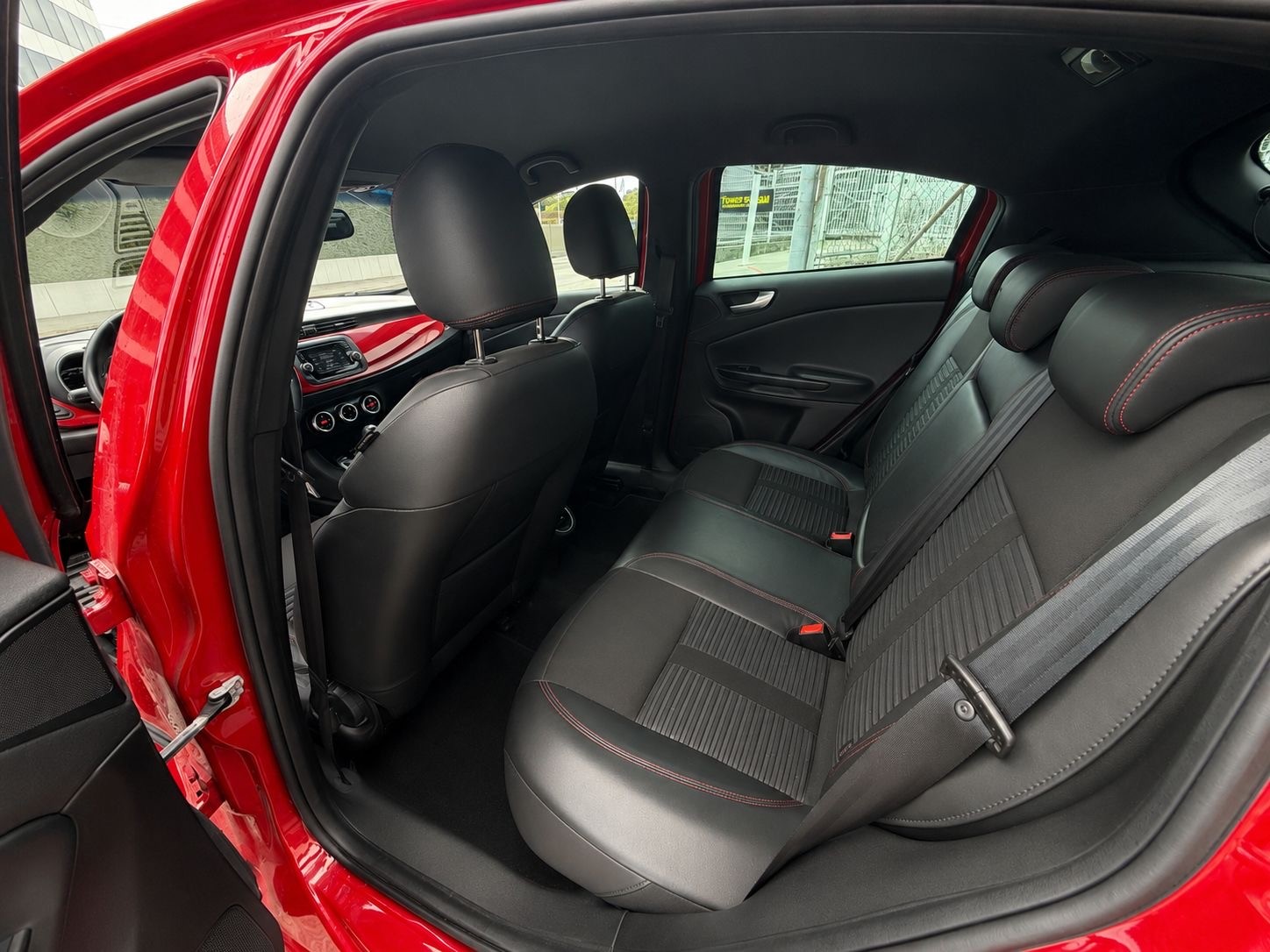 ALFA ROMEO Giulietta 1750 TBi Quadrifoglio Verde TCT-image-16