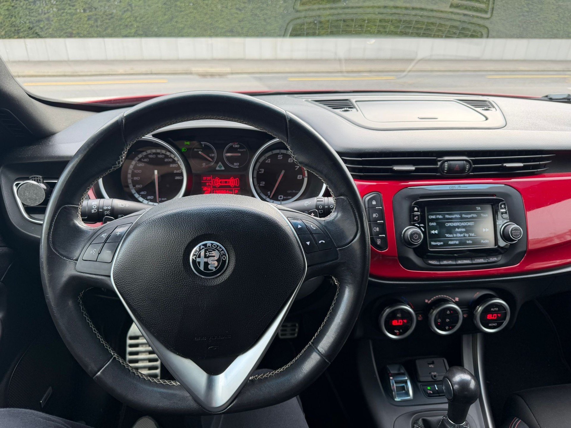 ALFA ROMEO Giulietta 1750 TBi Quadrifoglio Verde TCT-image-14