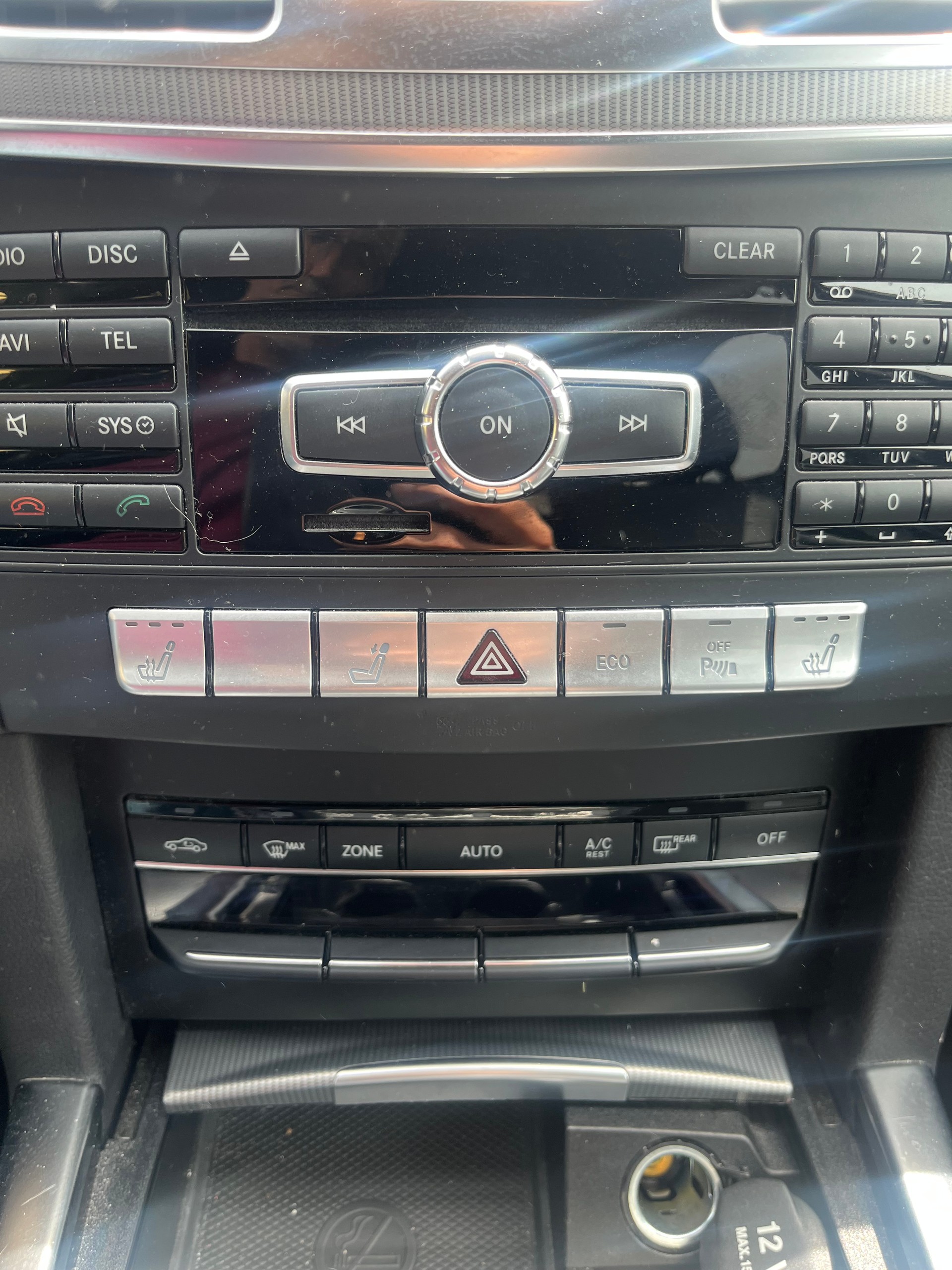 MERCEDES-BENZ E 250 BlueTEC 4Matic 7G-Tronic-image-10