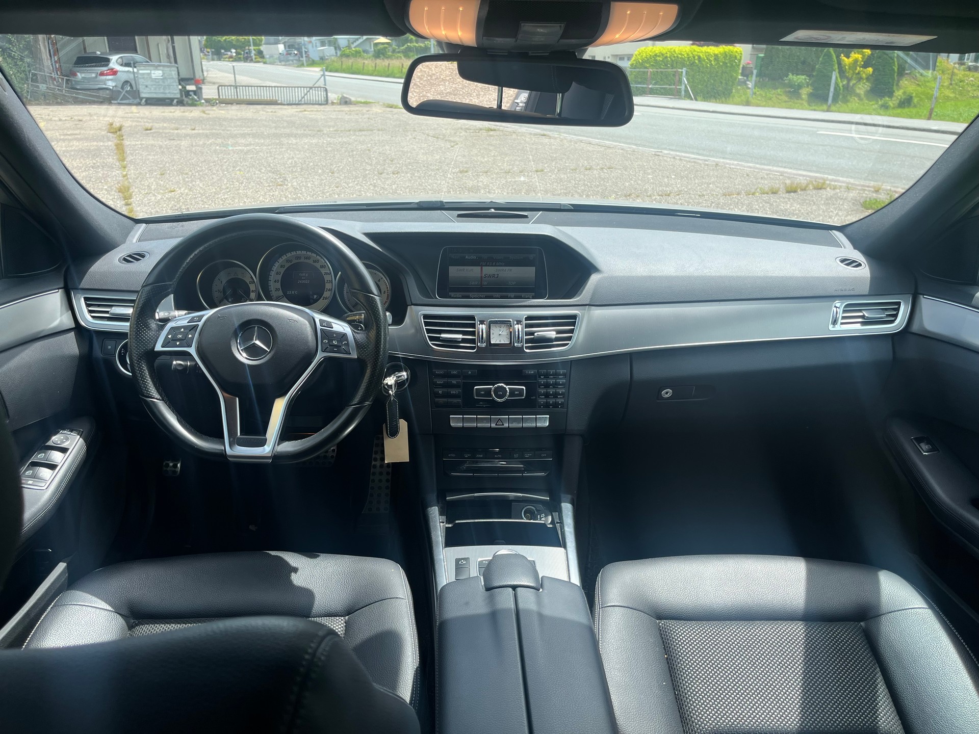 MERCEDES-BENZ E 250 BlueTEC 4Matic 7G-Tronic-image-8
