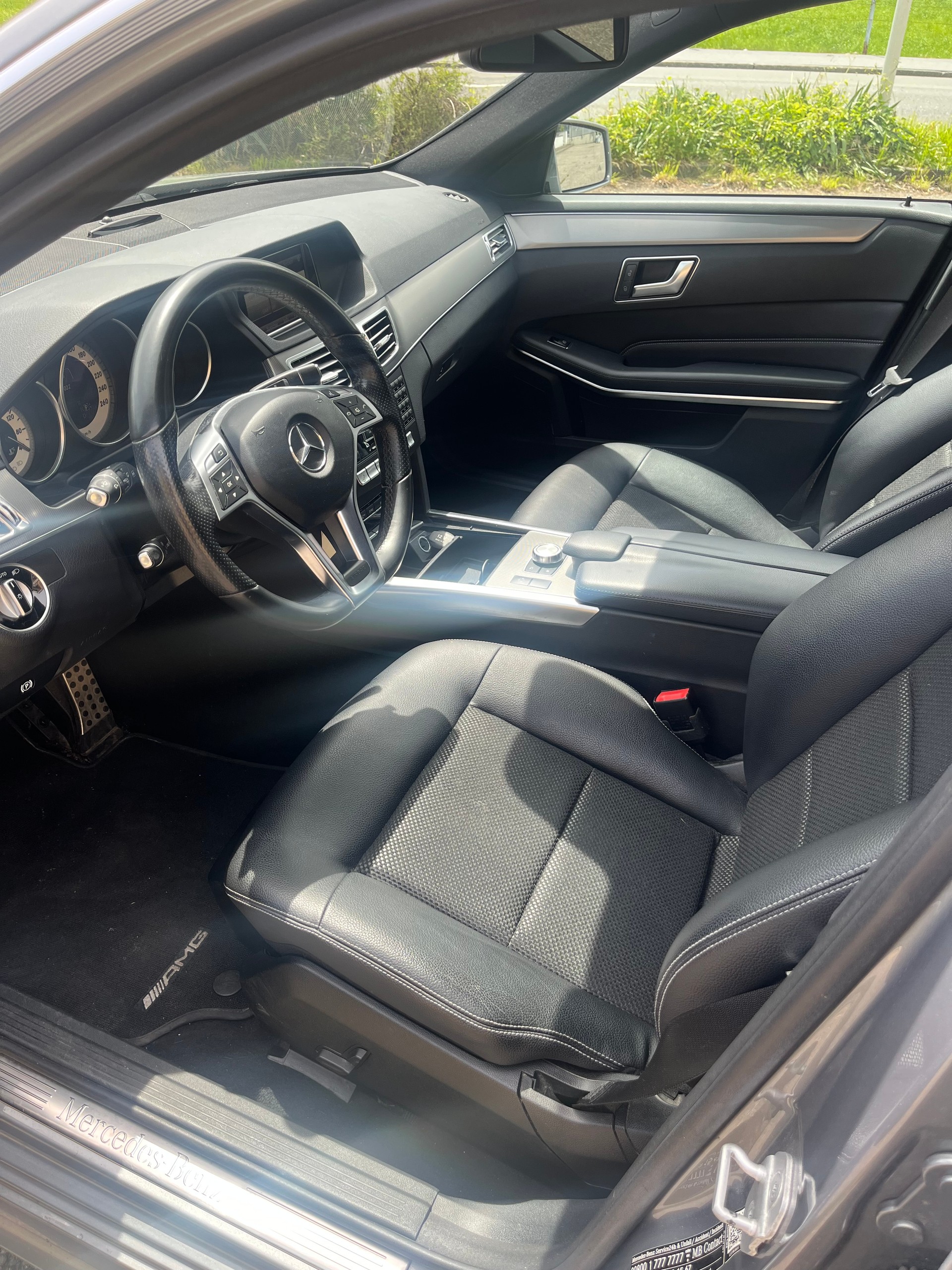 MERCEDES-BENZ E 250 BlueTEC 4Matic 7G-Tronic-image-9