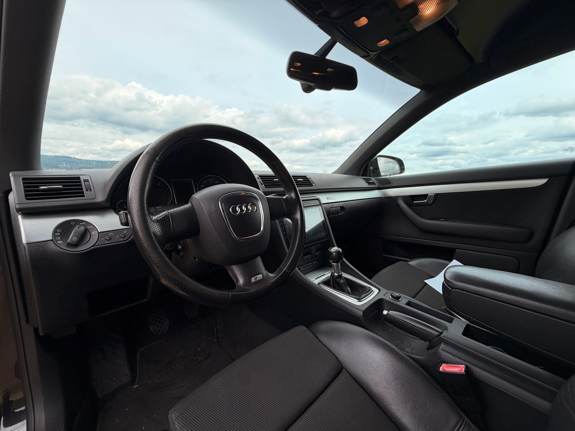 AUDI A4 Limousine 3.0 V6 TDI quattro-image-3