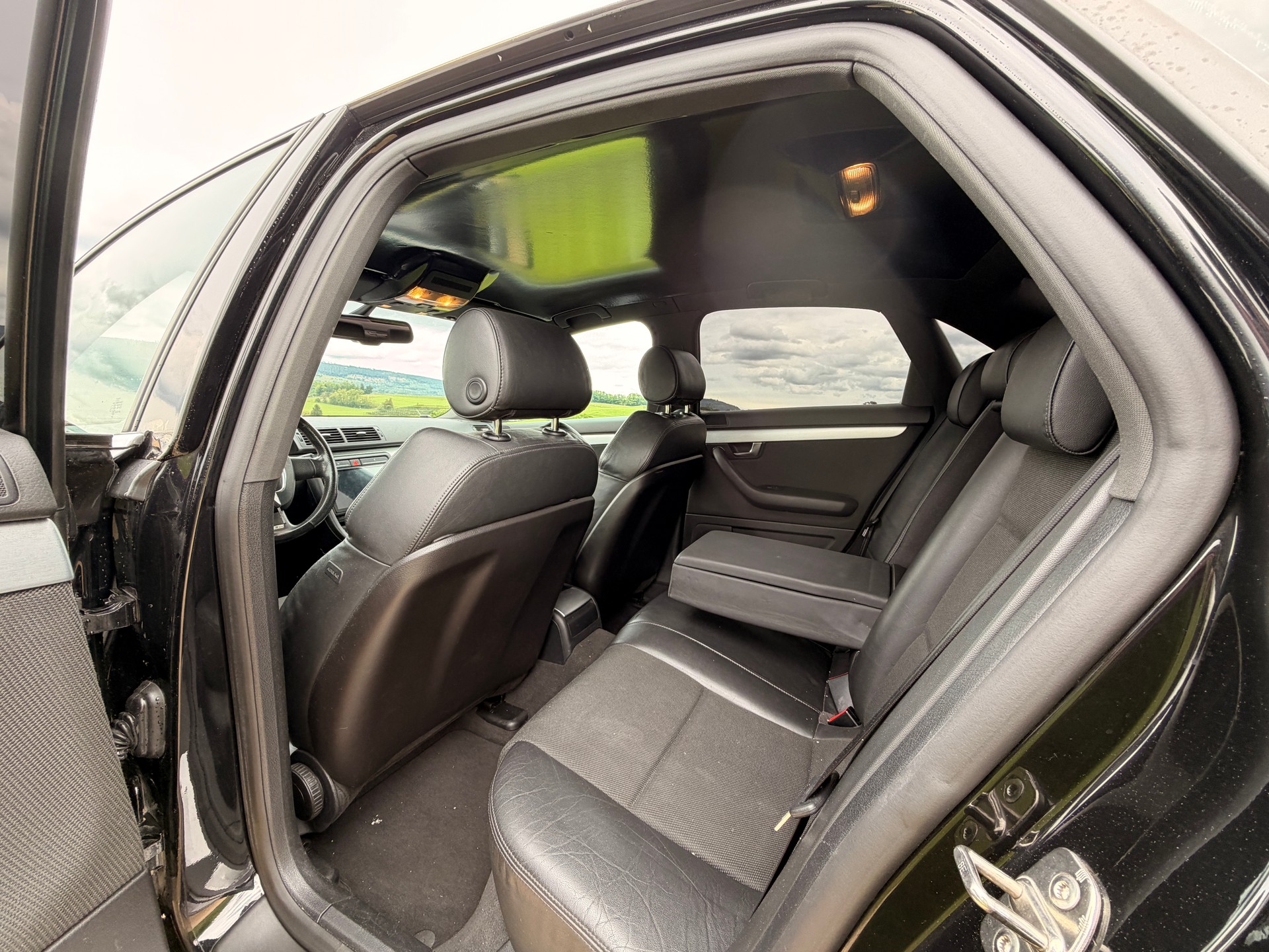 AUDI A4 Limousine 3.0 V6 TDI quattro-image-5