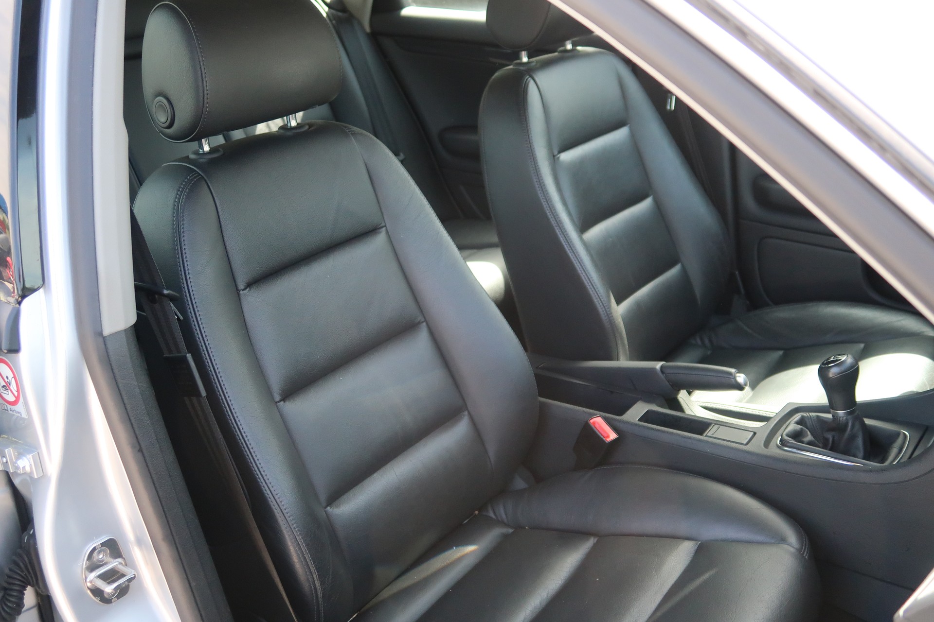 AUDI A4 1.8 Turbo Quattro-image-9