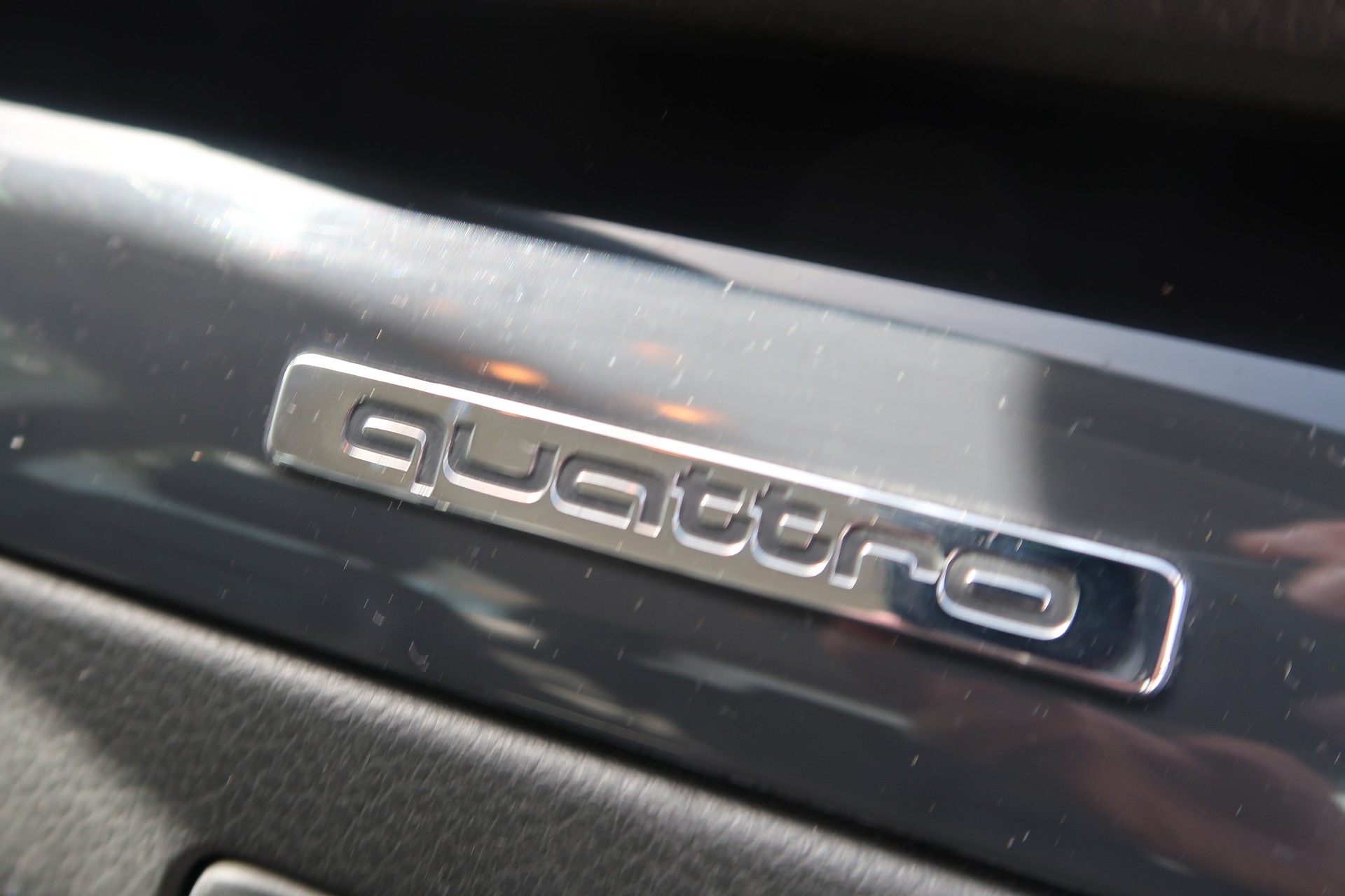 AUDI A4 1.8 Turbo Quattro-image-10