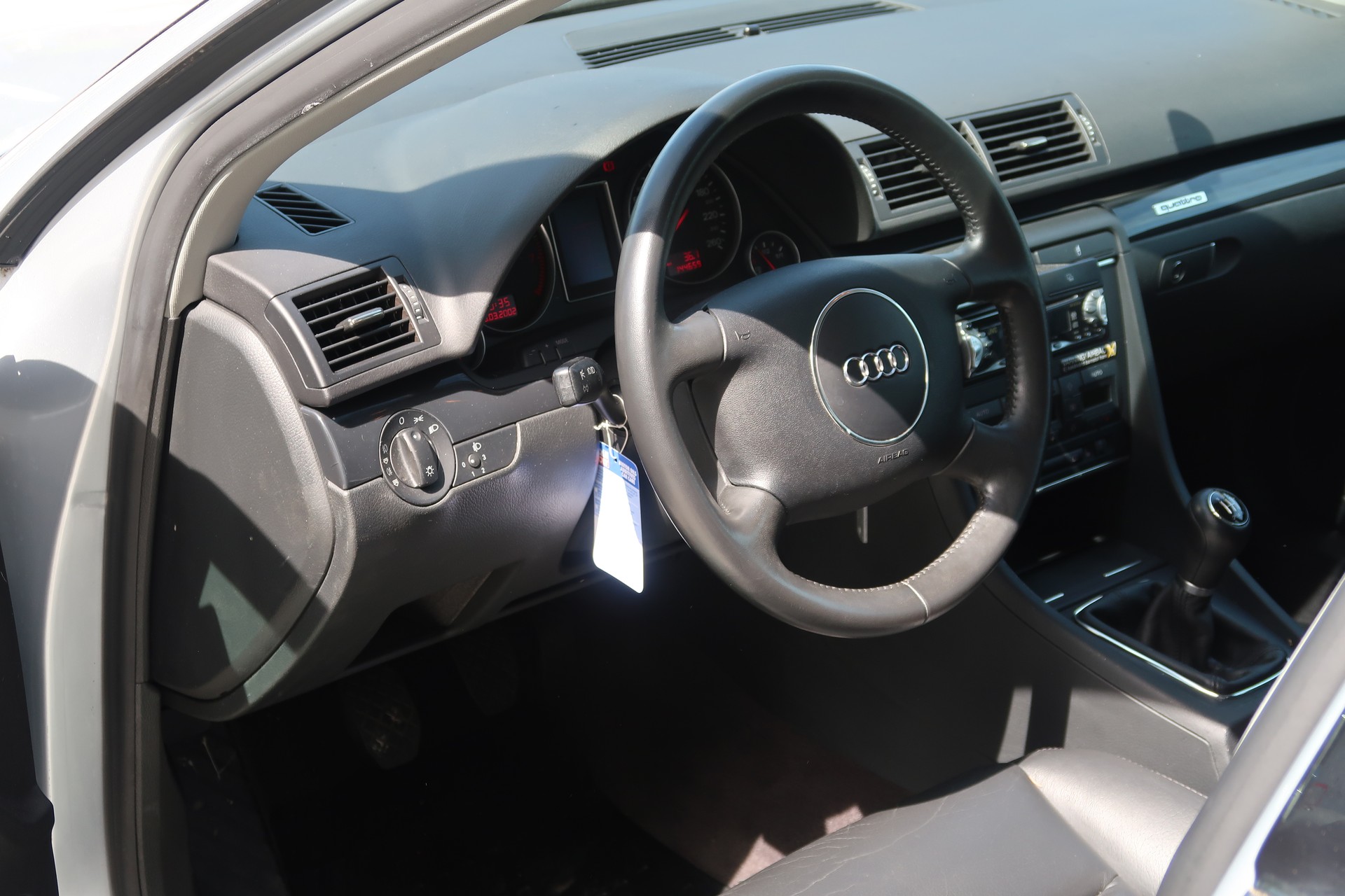 AUDI A4 1.8 Turbo Quattro-image-7