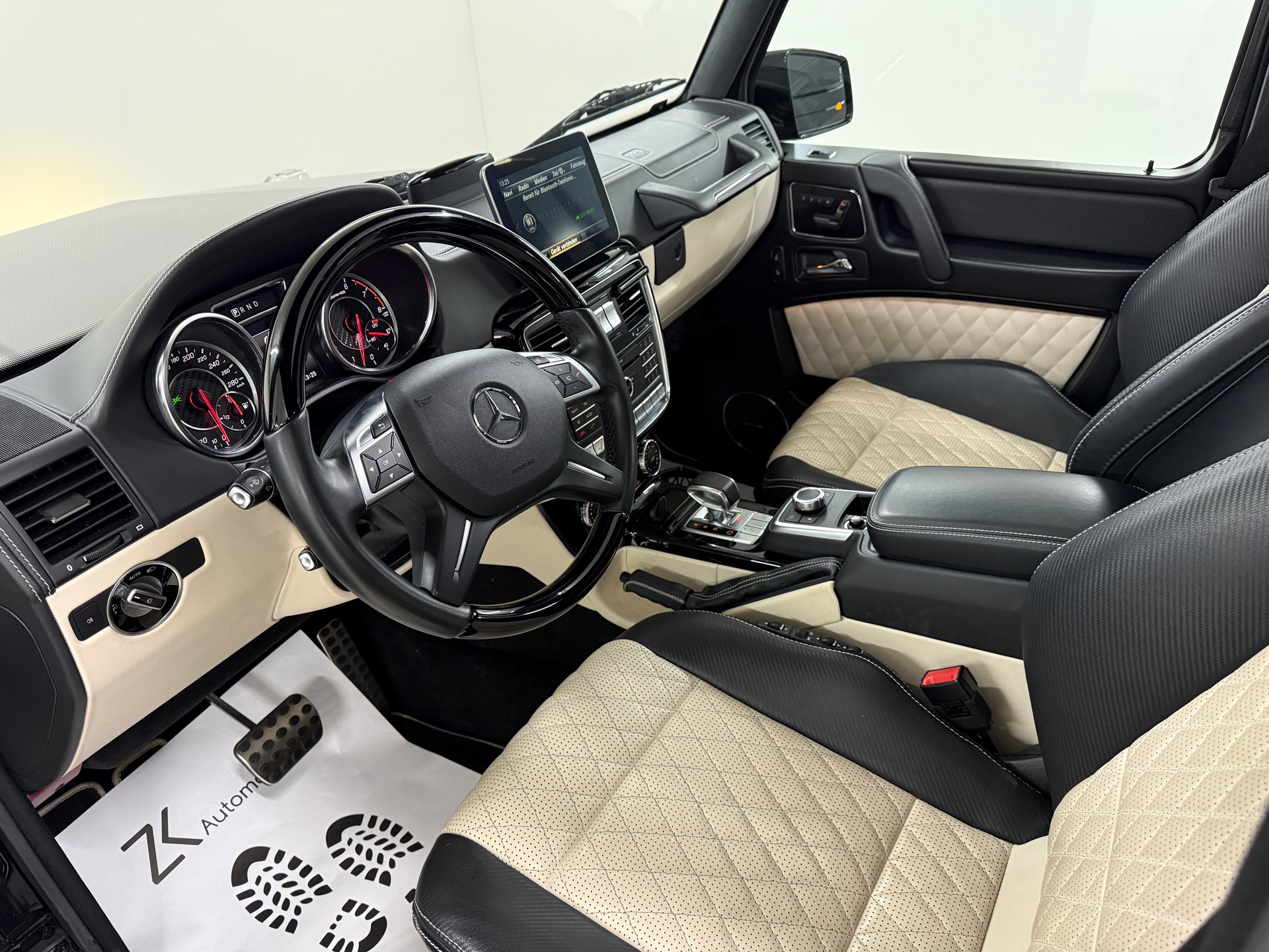 MERCEDES-BENZ G 63 AMG Exclusive Edition Obsidian Black Metallic Speedsh. Plus 7G-Tronic-image-7
