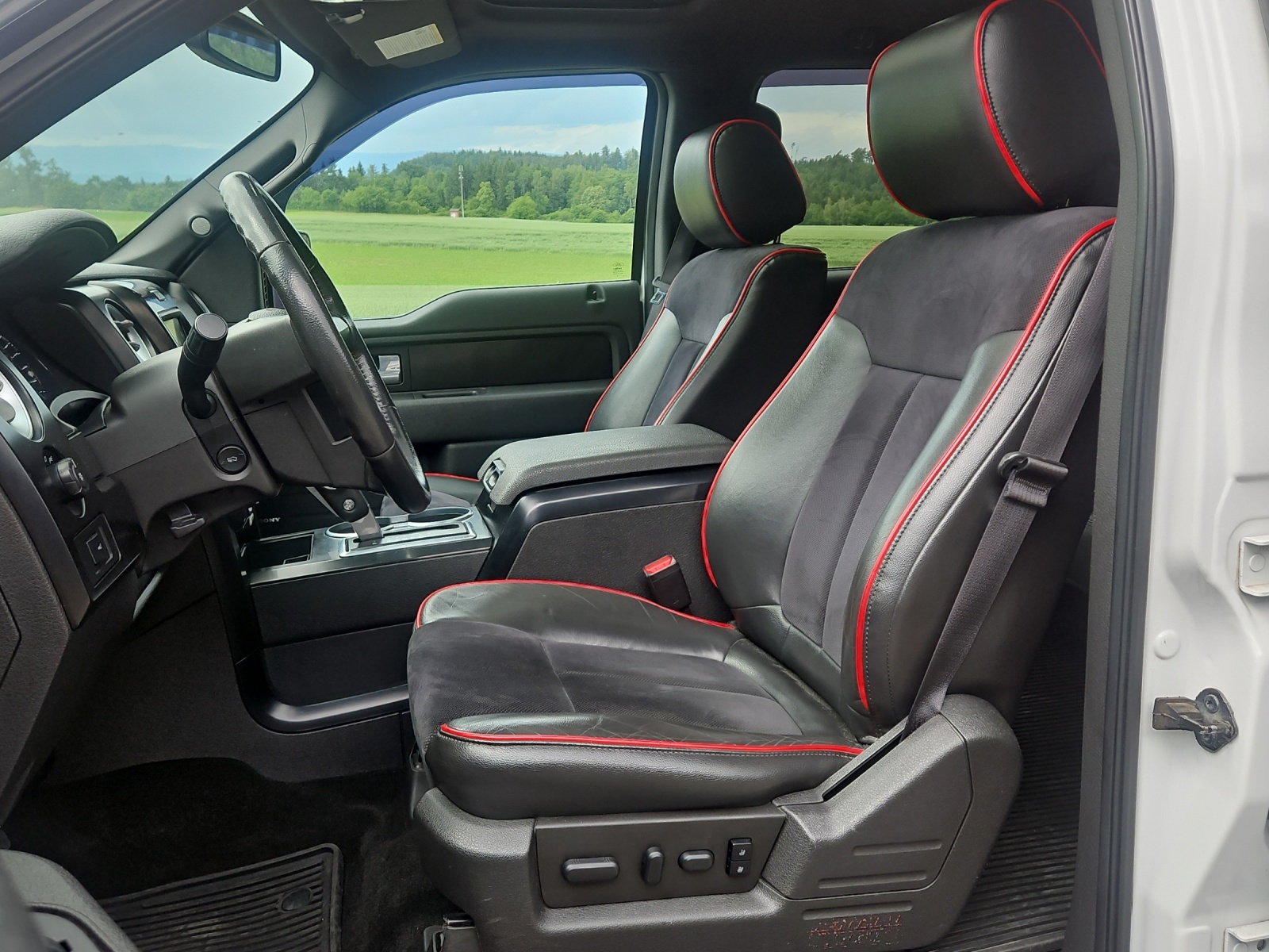FORD F150 FX4 V8-image-6