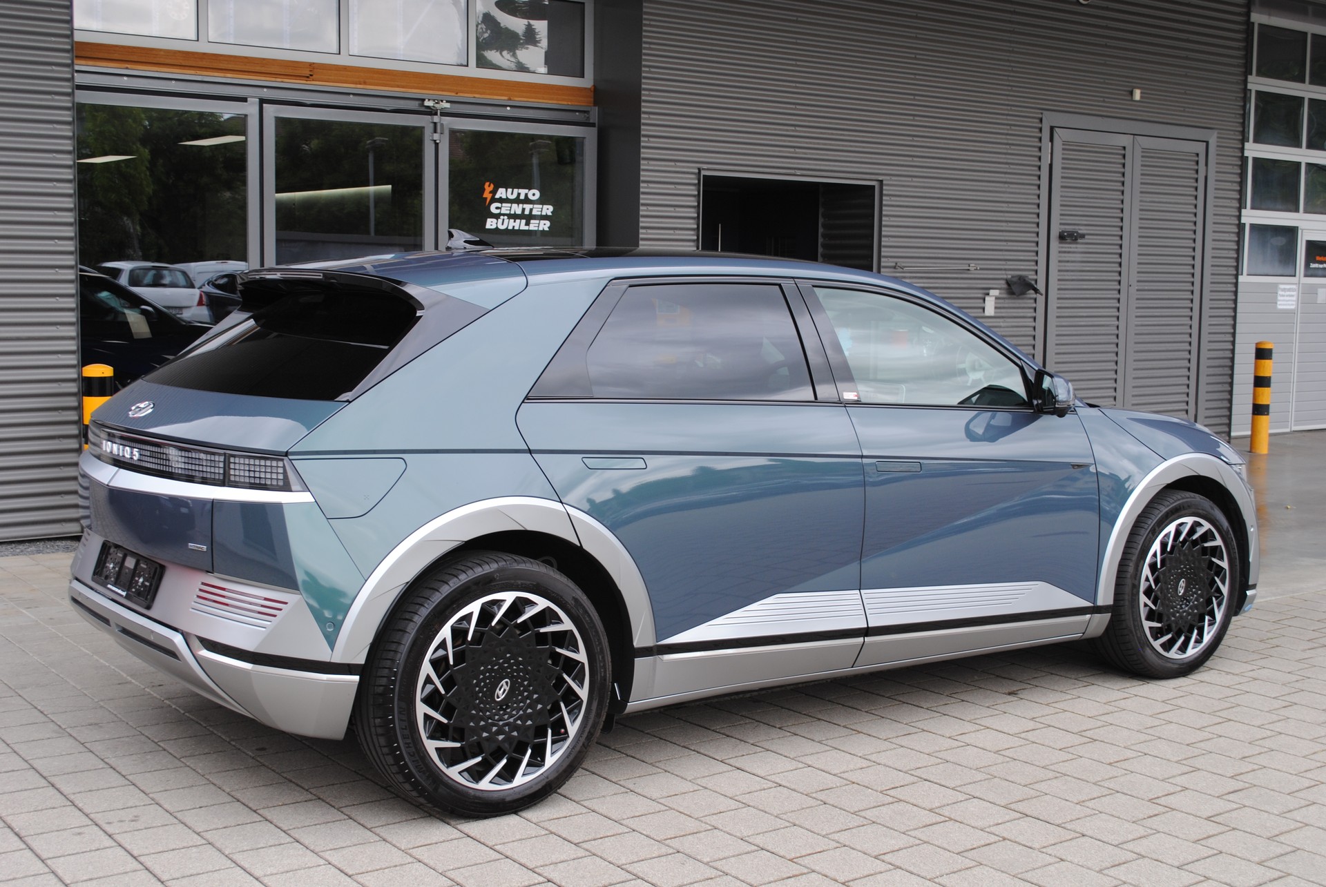 HYUNDAI Ioniq 5 77kWh Vertex 4WD-image-8