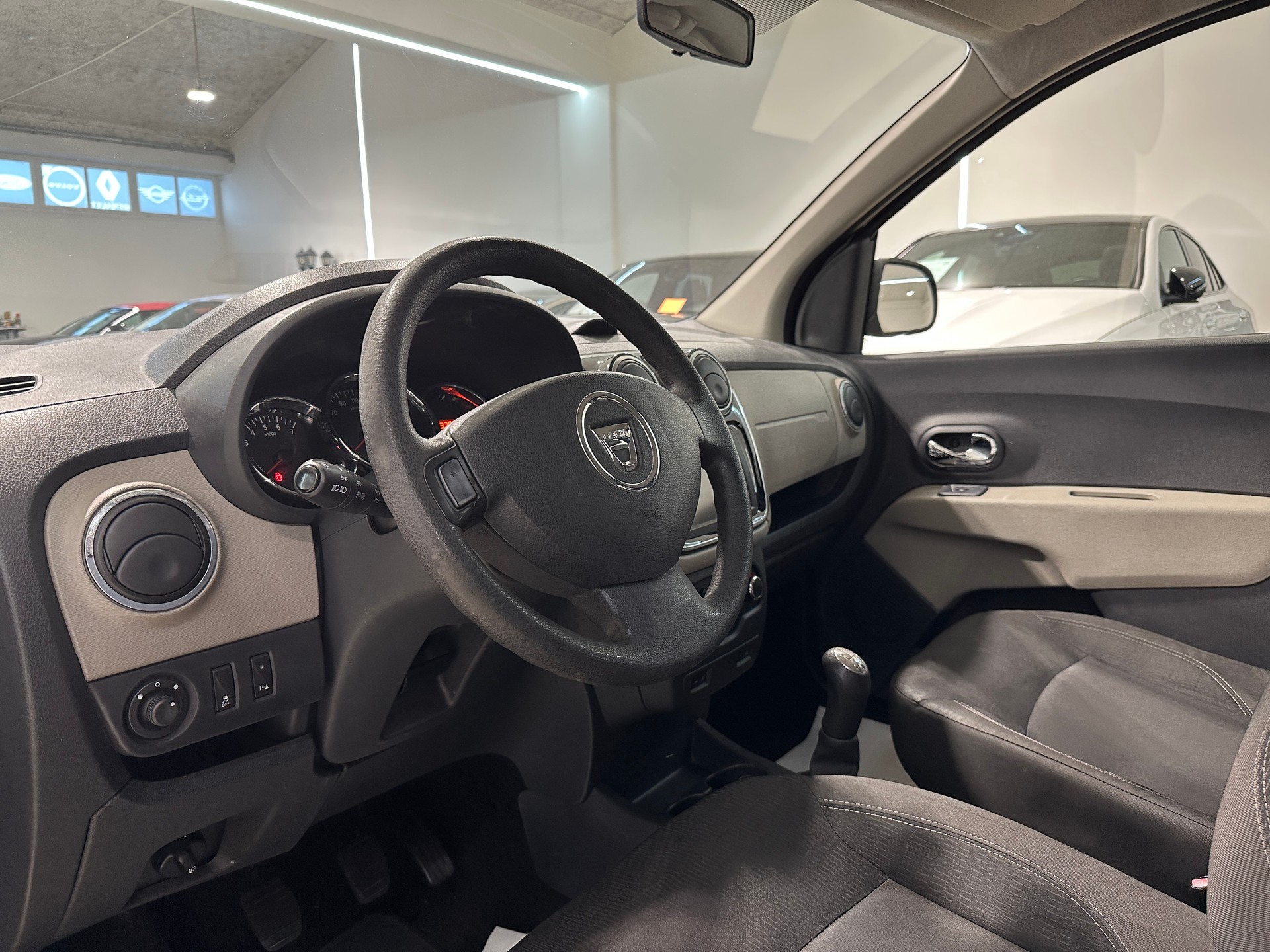 DACIA Lodgy 1.2 Turbo Lauréate 5PL-showroom-element-1