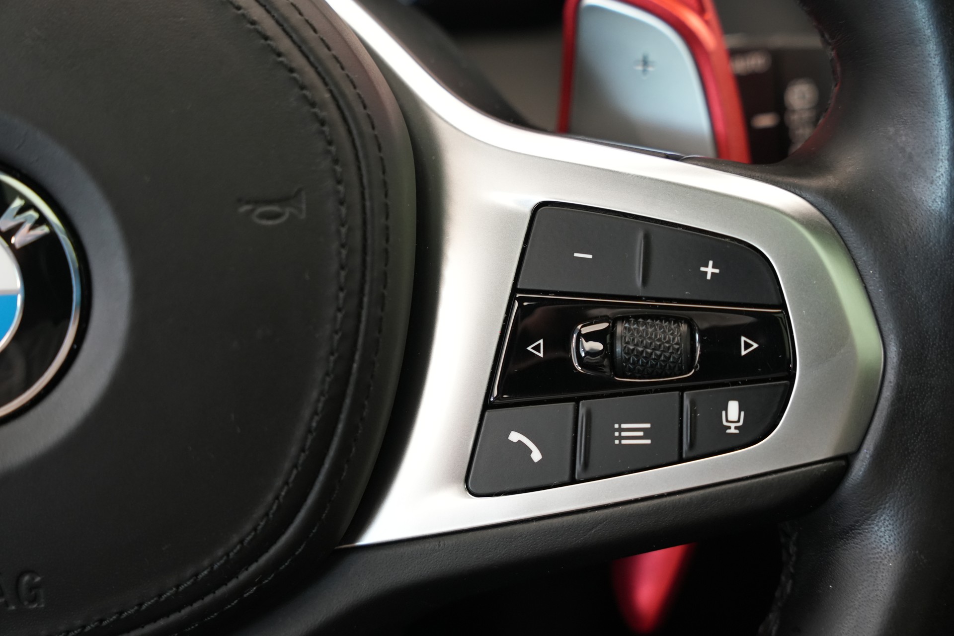 BMW M135i xDrive Steptronic-image-17