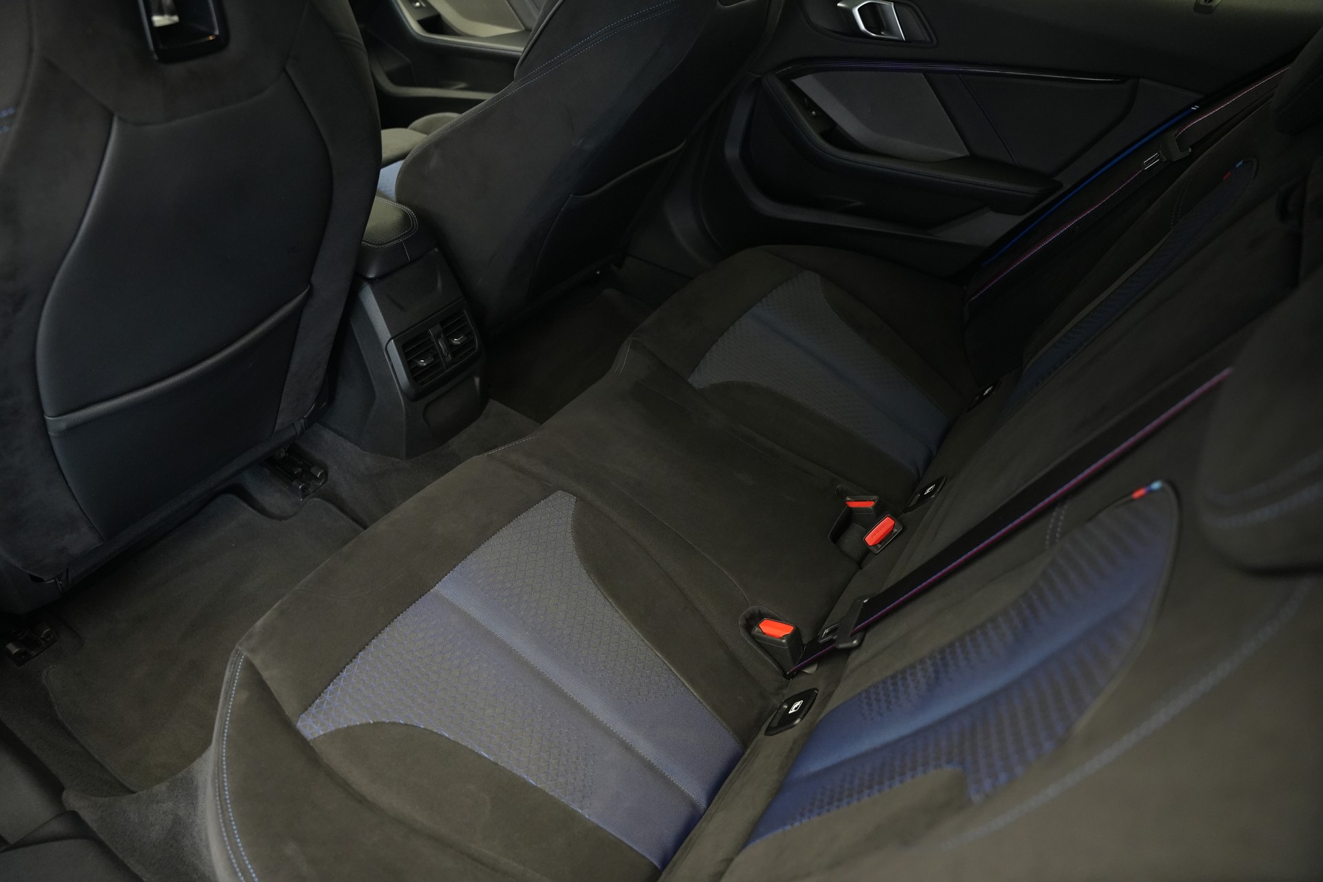 BMW M135i xDrive Steptronic-image-10