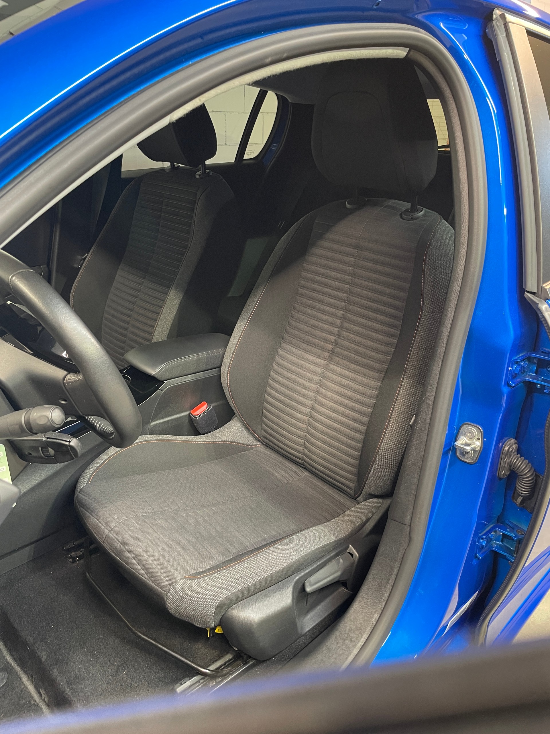 PEUGEOT 208 Elektrik Active Pack-image-11