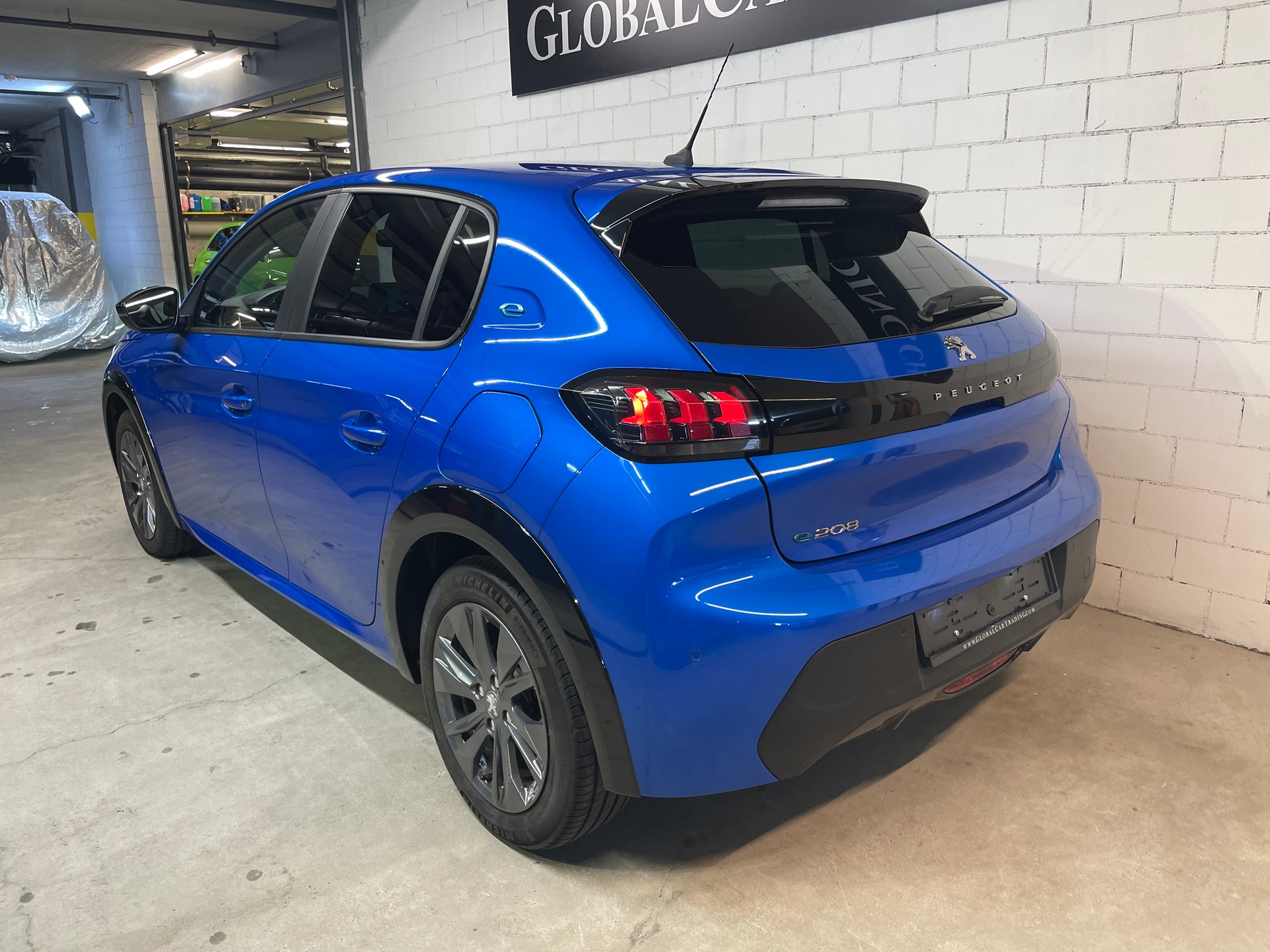PEUGEOT 208 Elektrik Active Pack-image-5