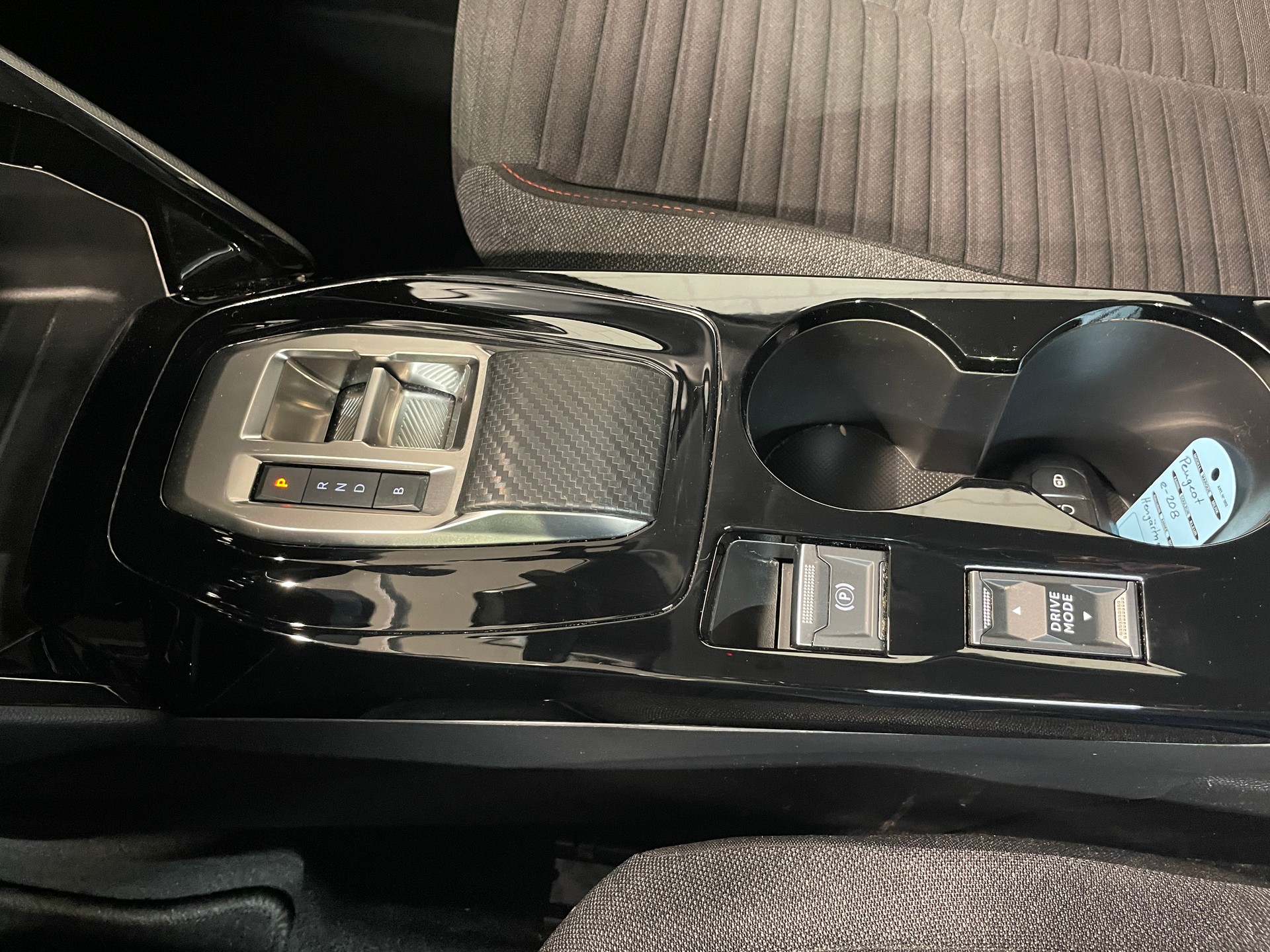 PEUGEOT 208 Elektrik Active Pack-image-23