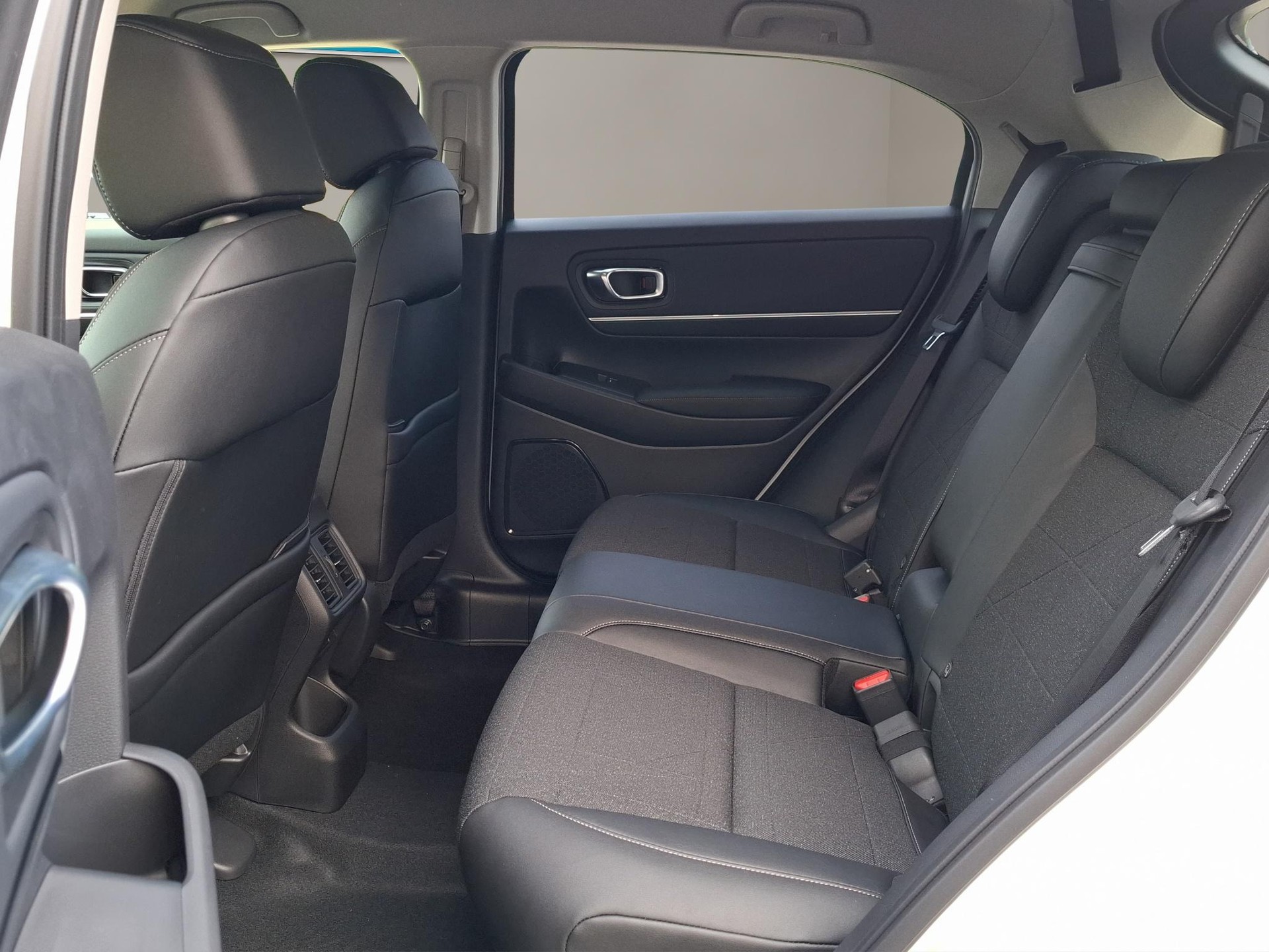 HONDA HR-V 1.5 i-MMD Advance-image-11