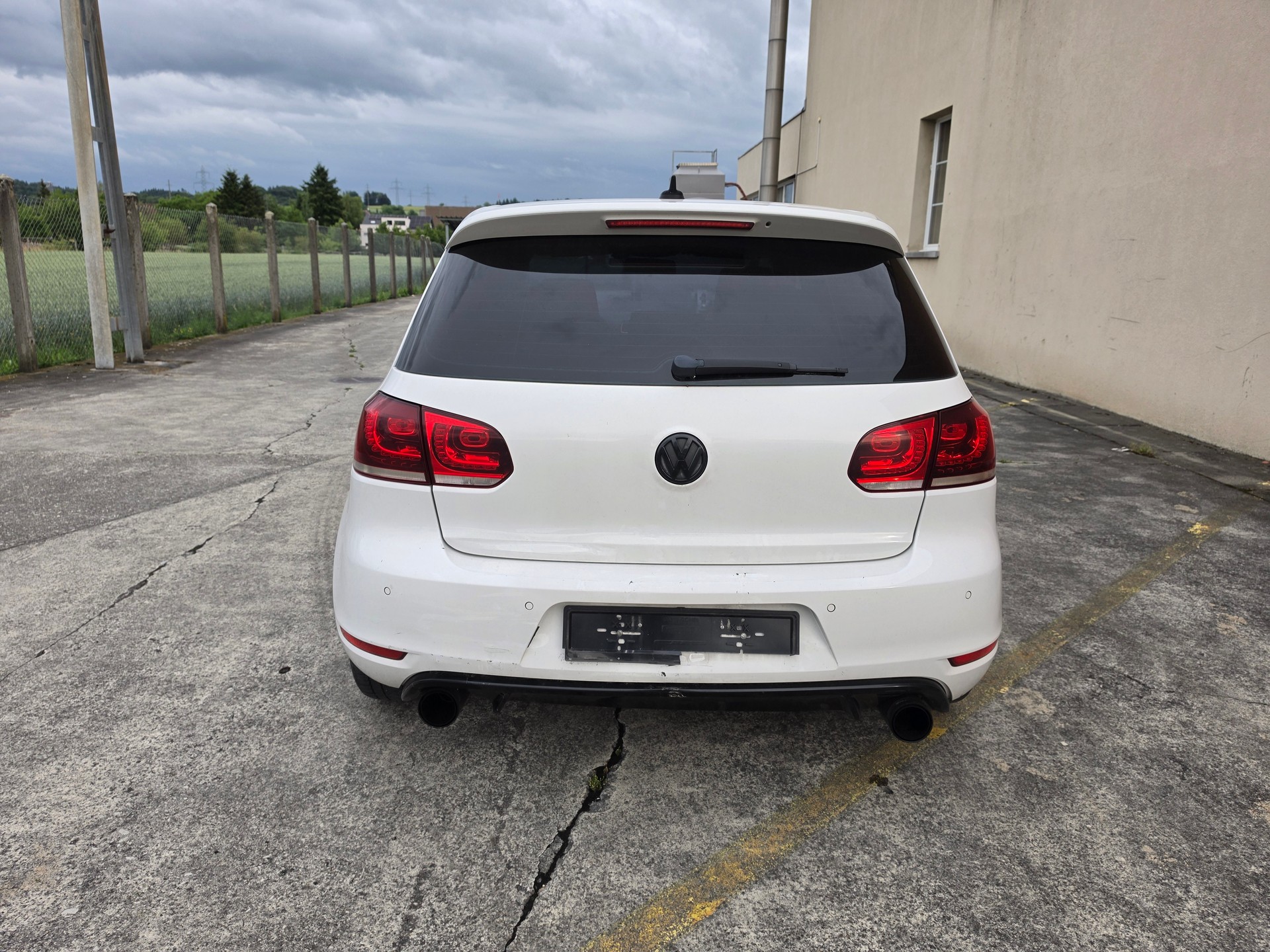 VW Golf 2.0 TSI GTI Edition 35-image-3