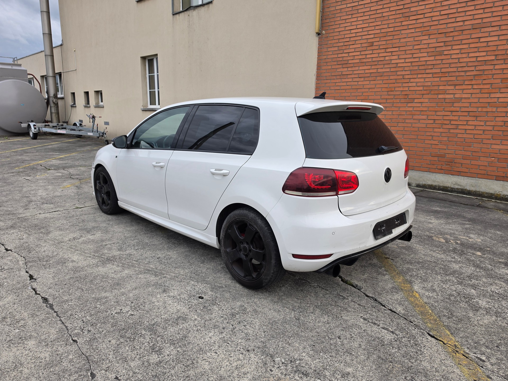 VW Golf 2.0 TSI GTI Edition 35-image-2