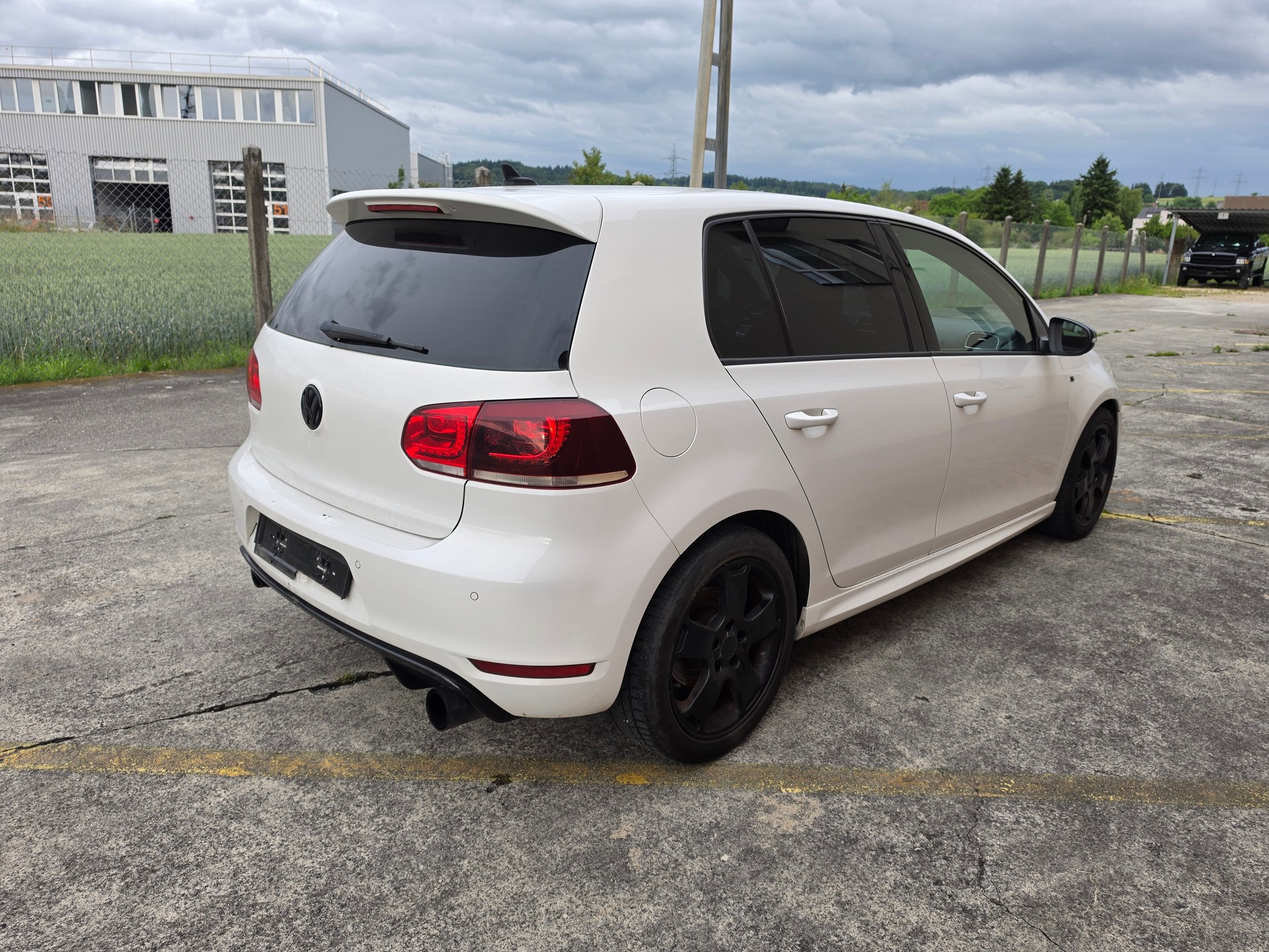 VW Golf 2.0 TSI GTI Edition 35-image-4