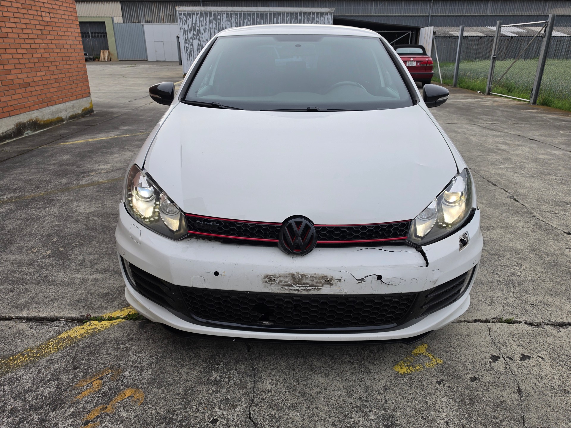 VW Golf 2.0 TSI GTI Edition 35-image-7