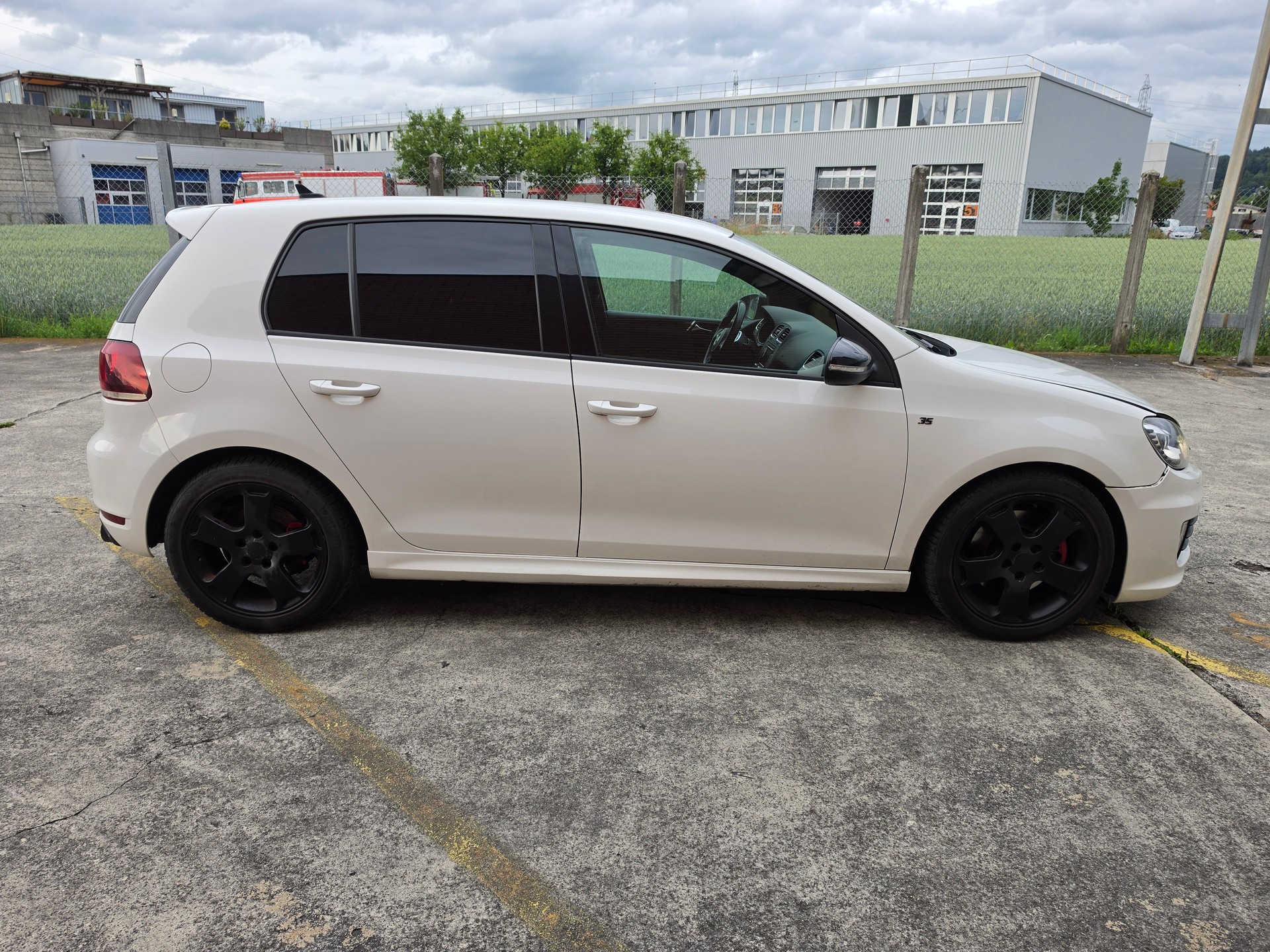 VW Golf 2.0 TSI GTI Edition 35-image-5