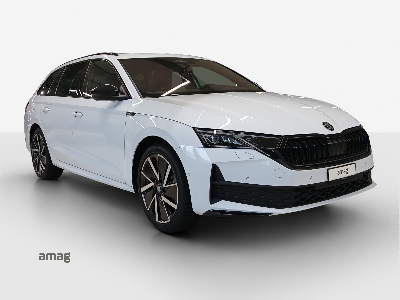SKODA Octavia Combi 1.5 TSI mHEV DSG Sport Line-image-5