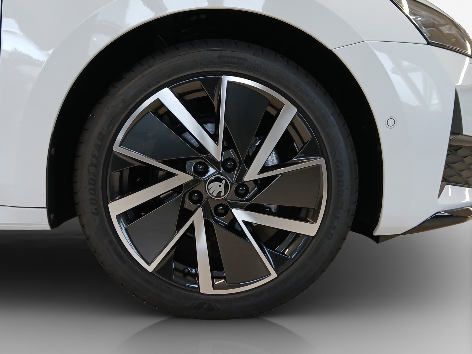 SKODA Octavia Combi 1.5 TSI mHEV DSG Sport Line-image-14