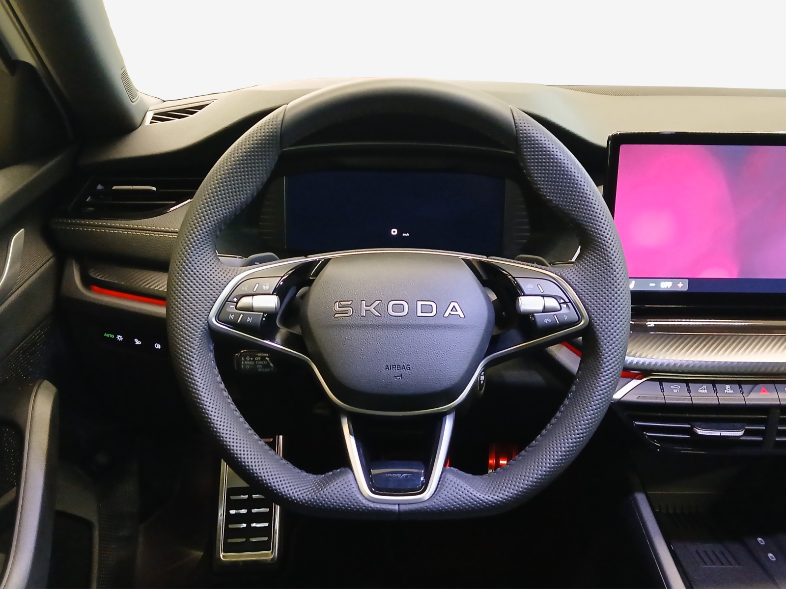 SKODA Octavia Combi 1.5 TSI mHEV DSG Sport Line-image-9