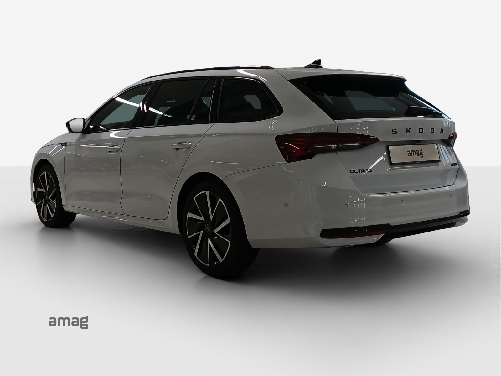 SKODA Octavia Combi 1.5 TSI mHEV DSG Sport Line-image-2