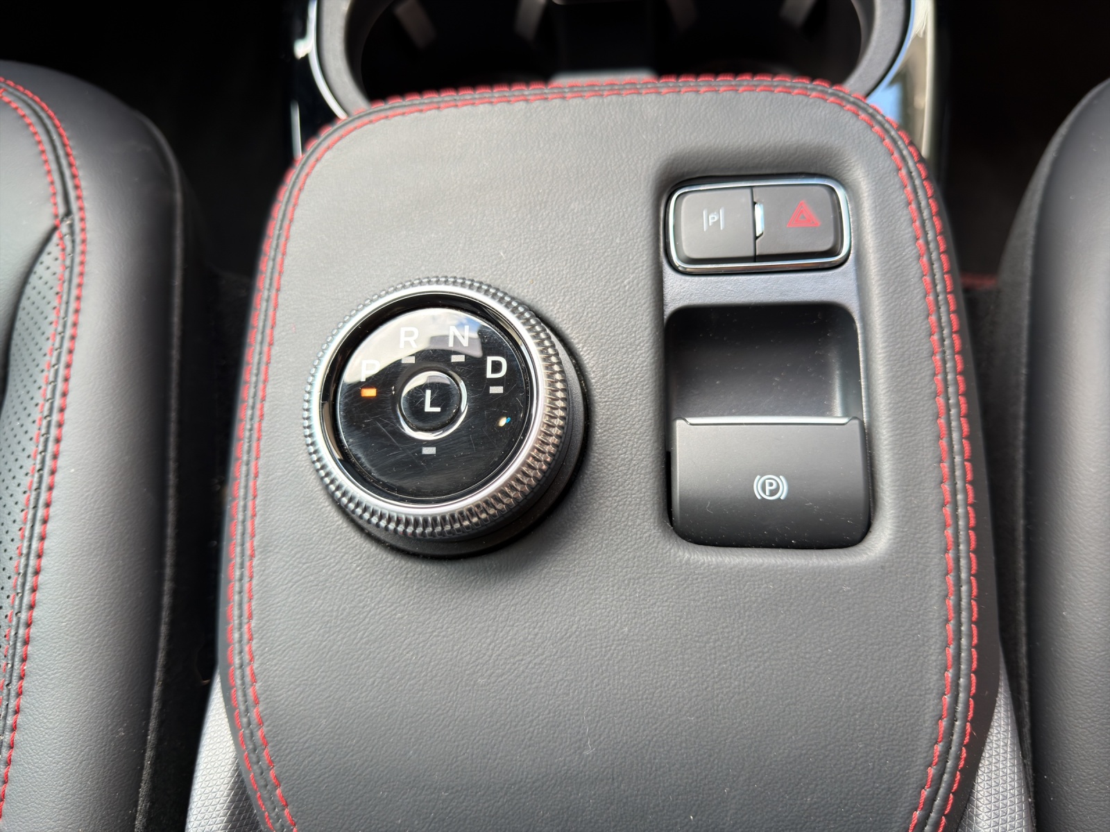 FORD Mustang Mach-E Premium AWD-image-11