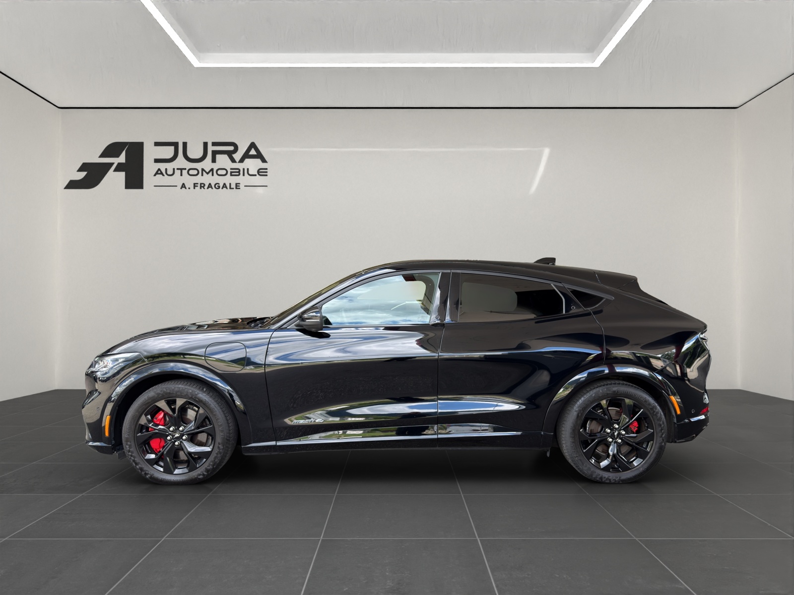 FORD Mustang Mach-E Premium AWD-image-3