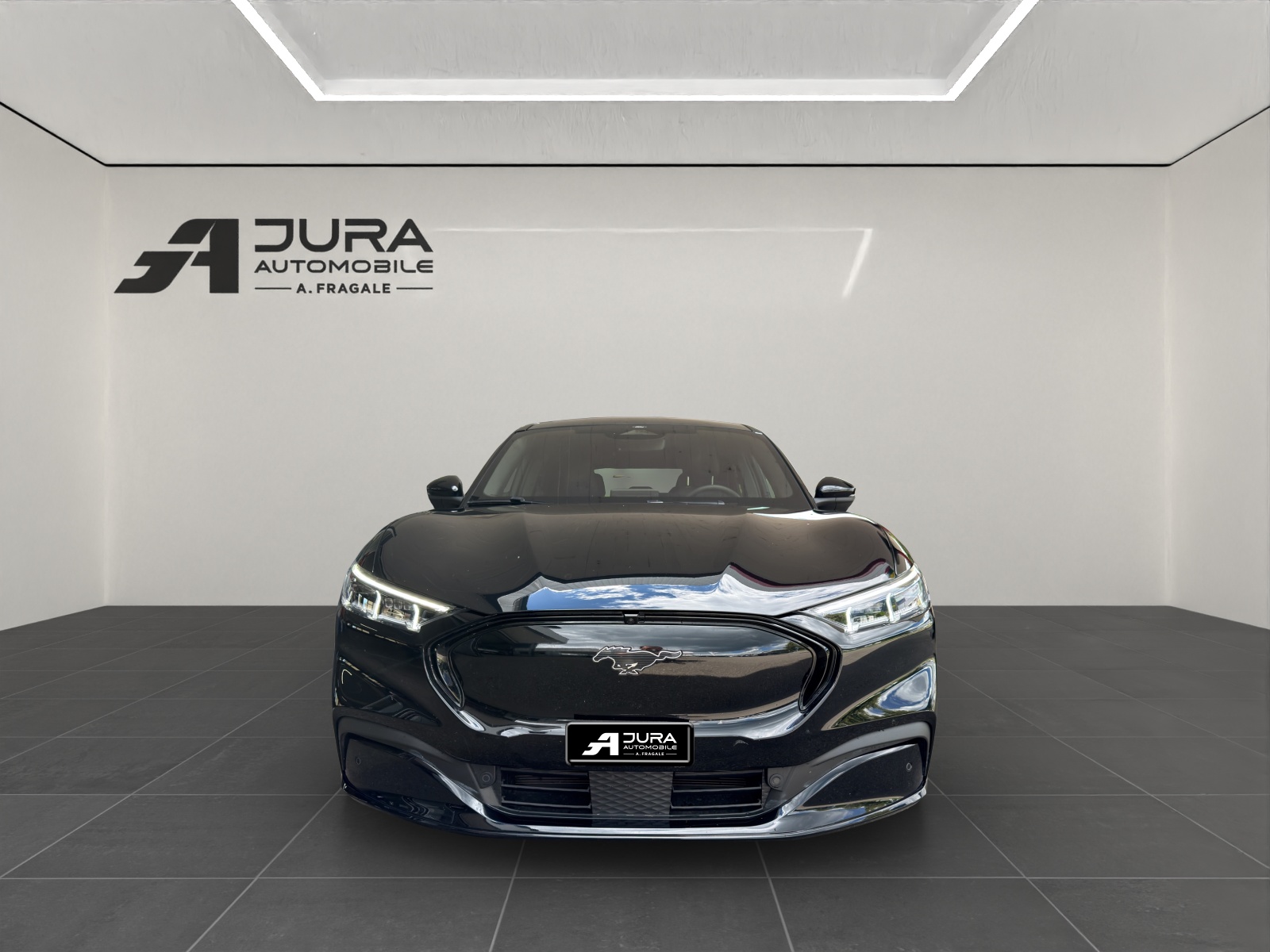 FORD Mustang Mach-E Premium AWD-image-2