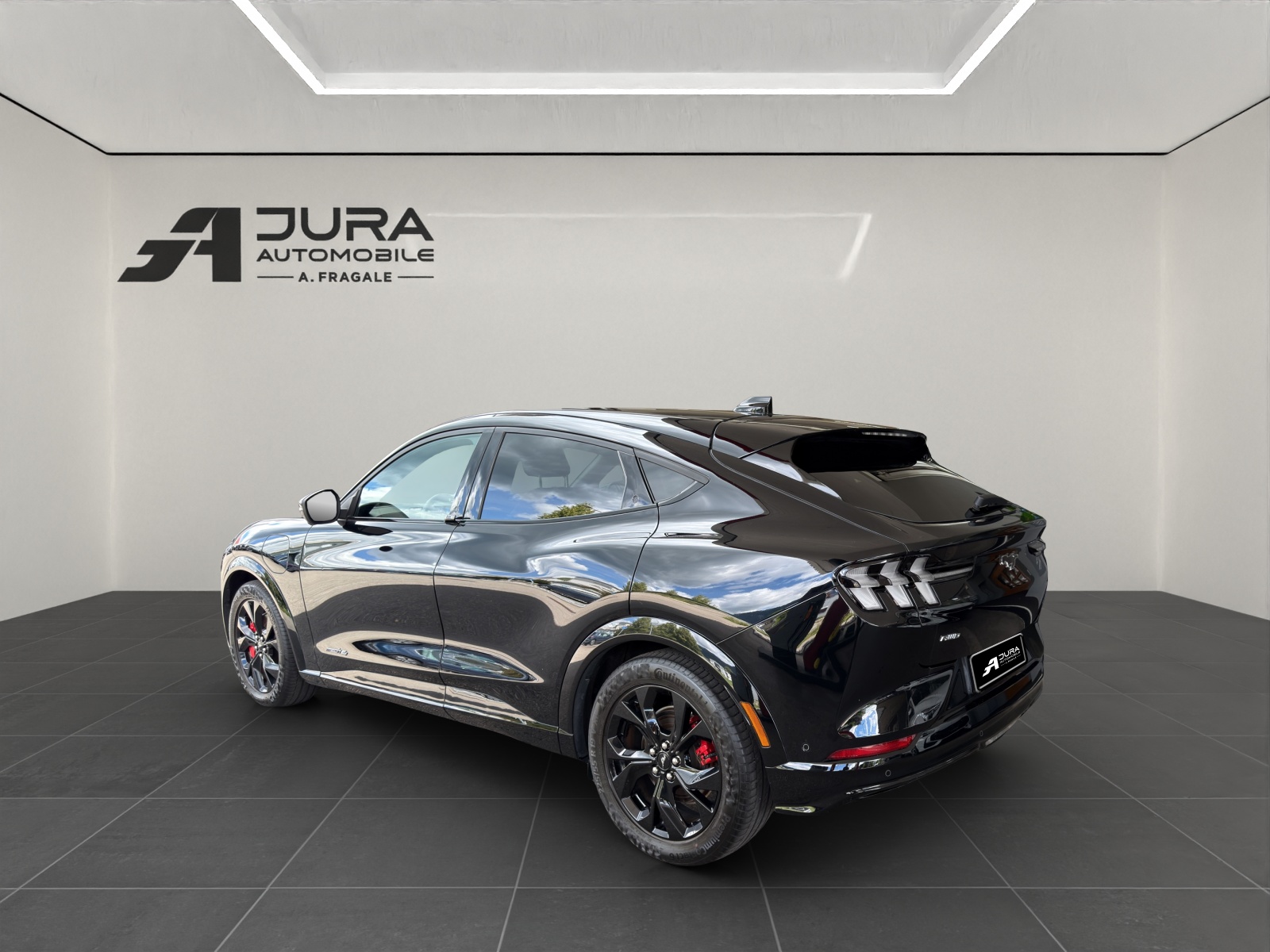 FORD Mustang Mach-E Premium AWD-image-4