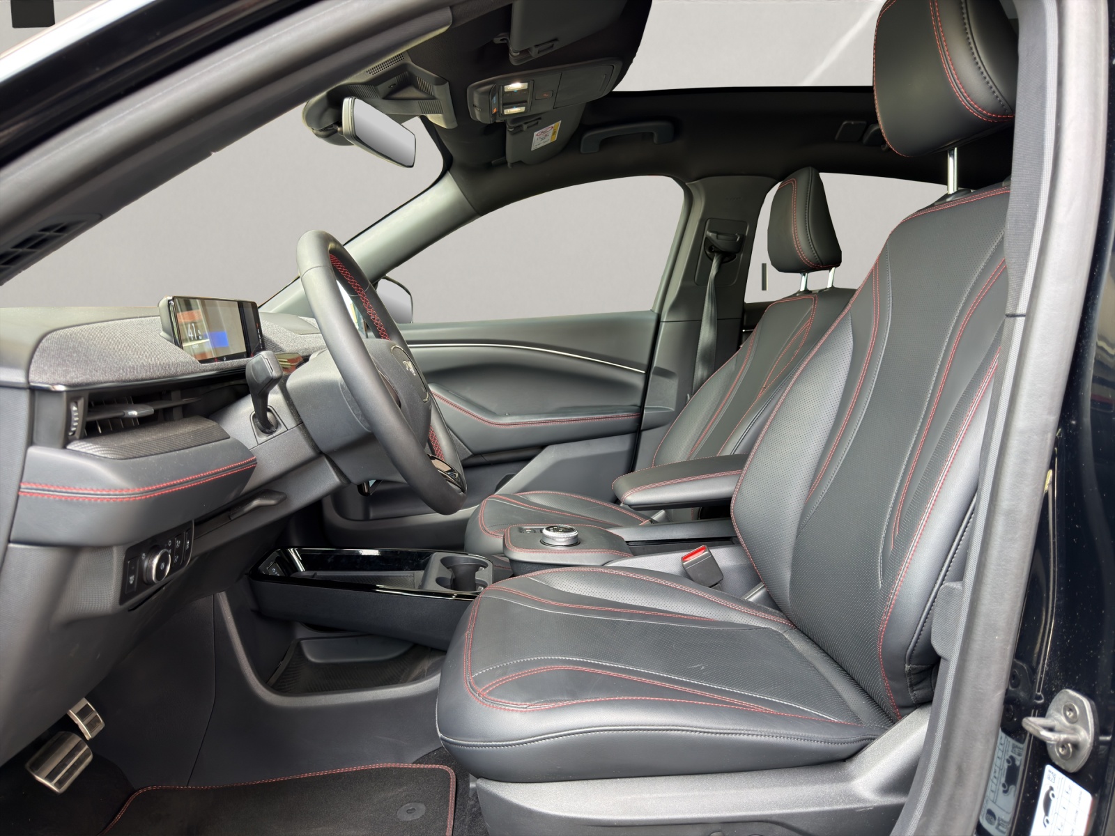 FORD Mustang Mach-E Premium AWD-image-7