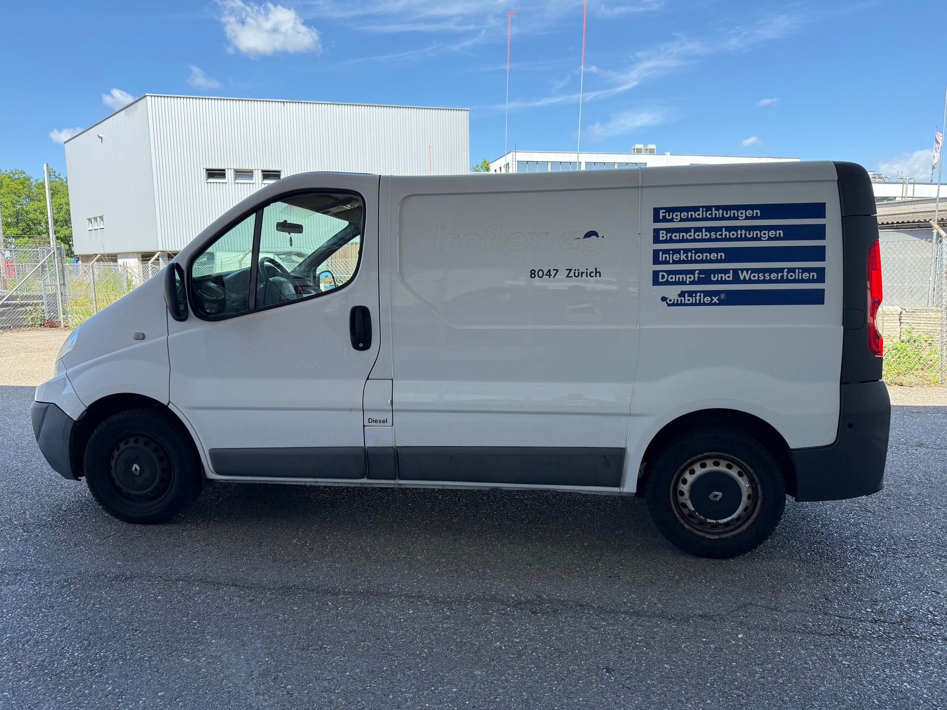 RENAULT Trafic 2.0 dCi 90 2.7t L1H1-image-7