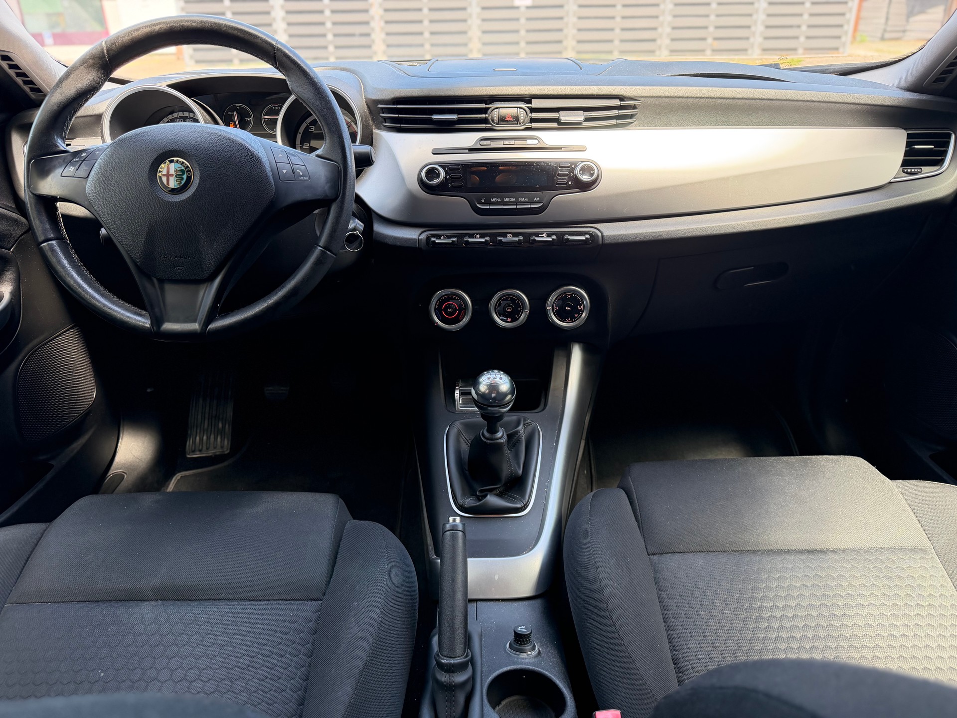 ALFA ROMEO Giulietta 1.6 JTDM Distinctive-image-5