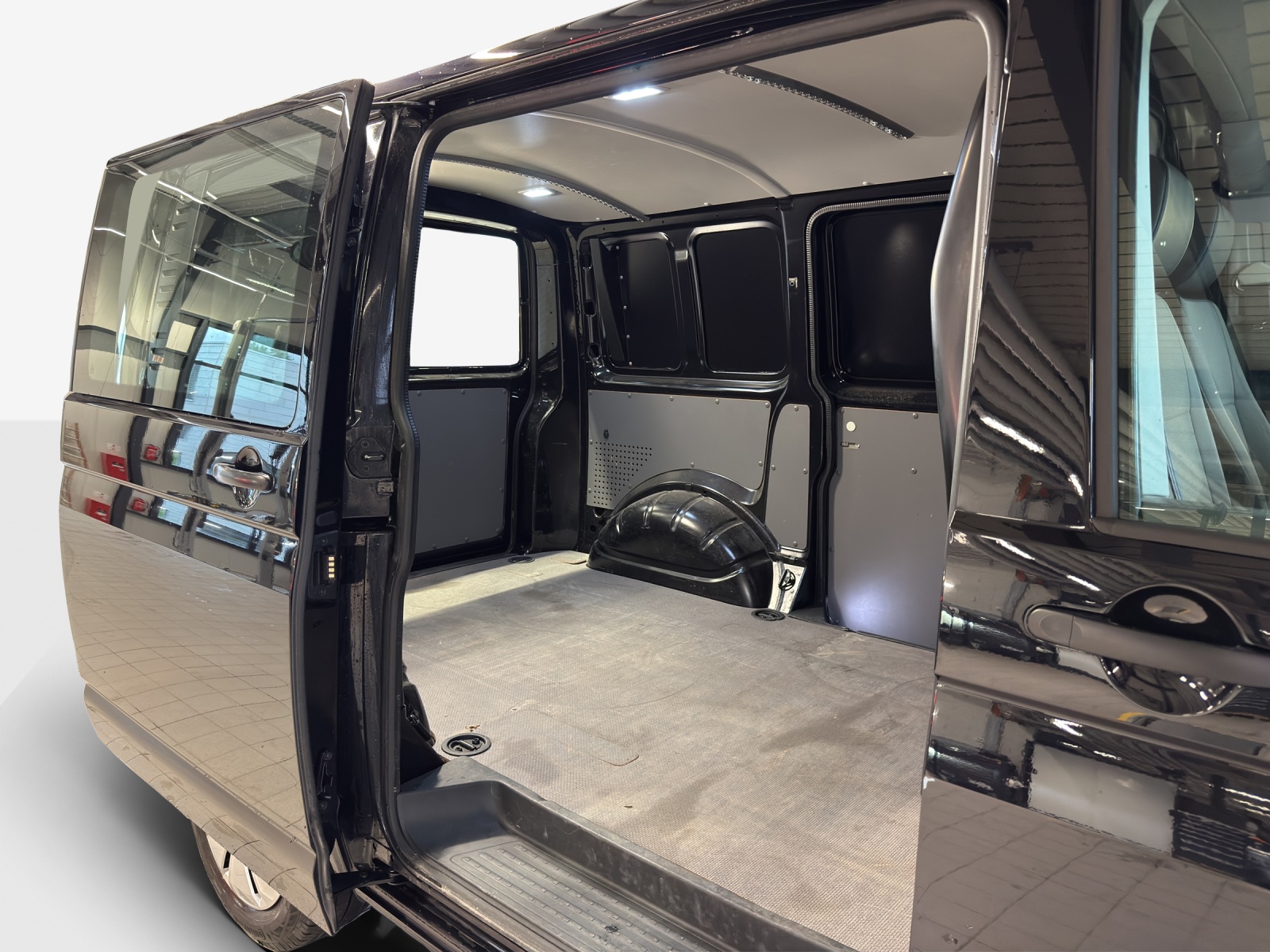 VW T6.1 2.0 TDI DSG-image-13