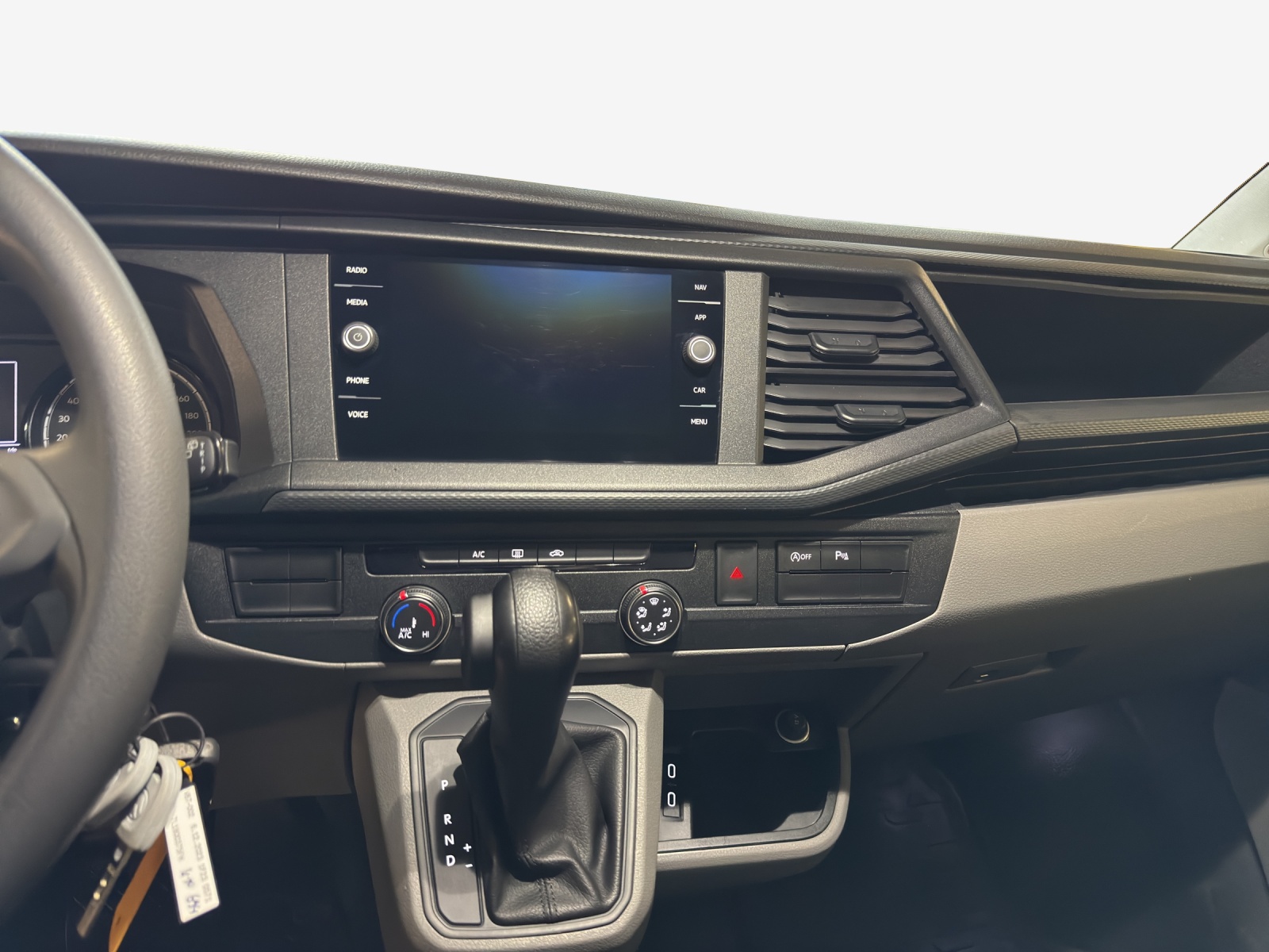 VW T6.1 2.0 TDI DSG-image-10
