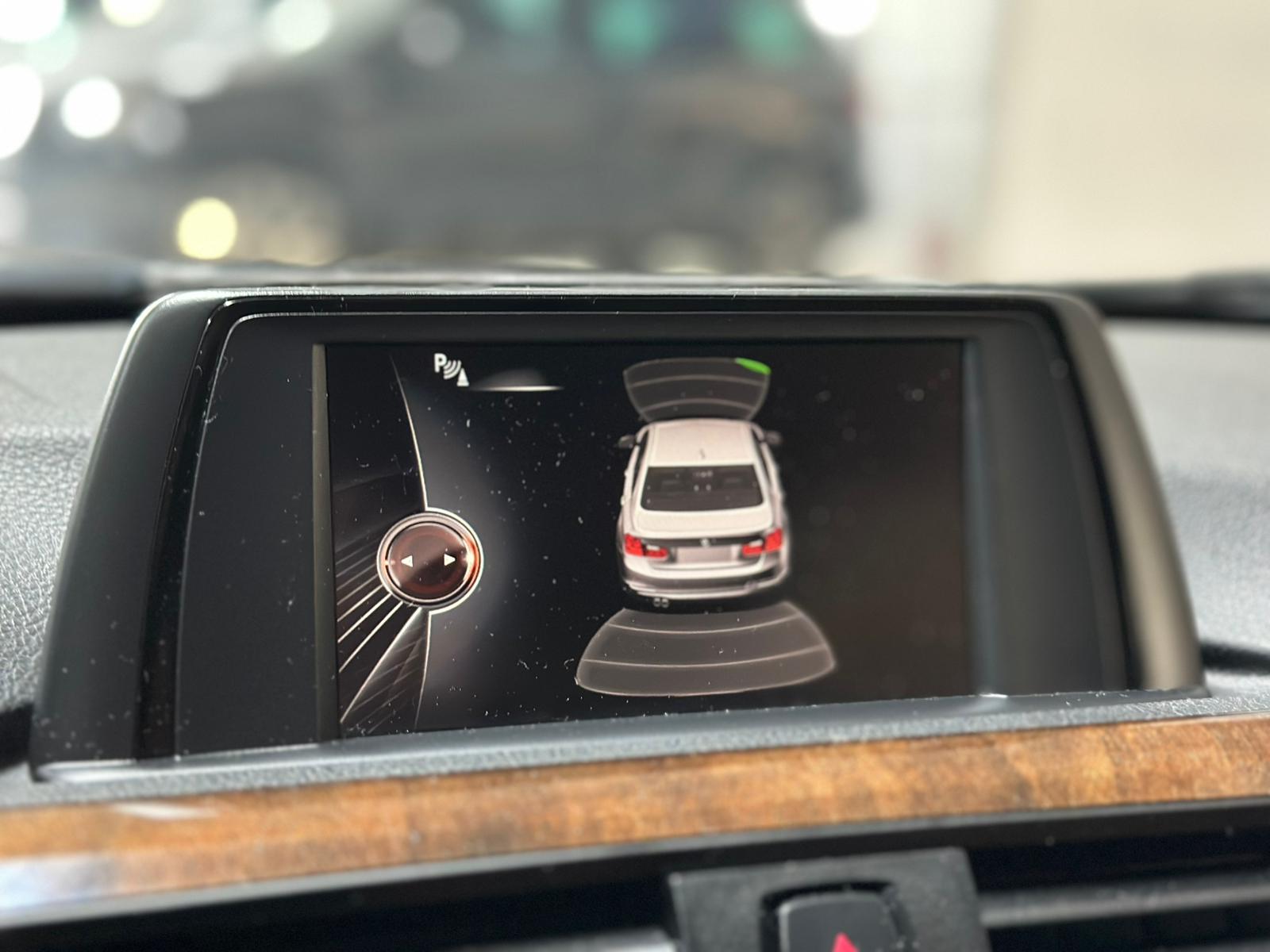 BMW 320i Steptronic-image-12