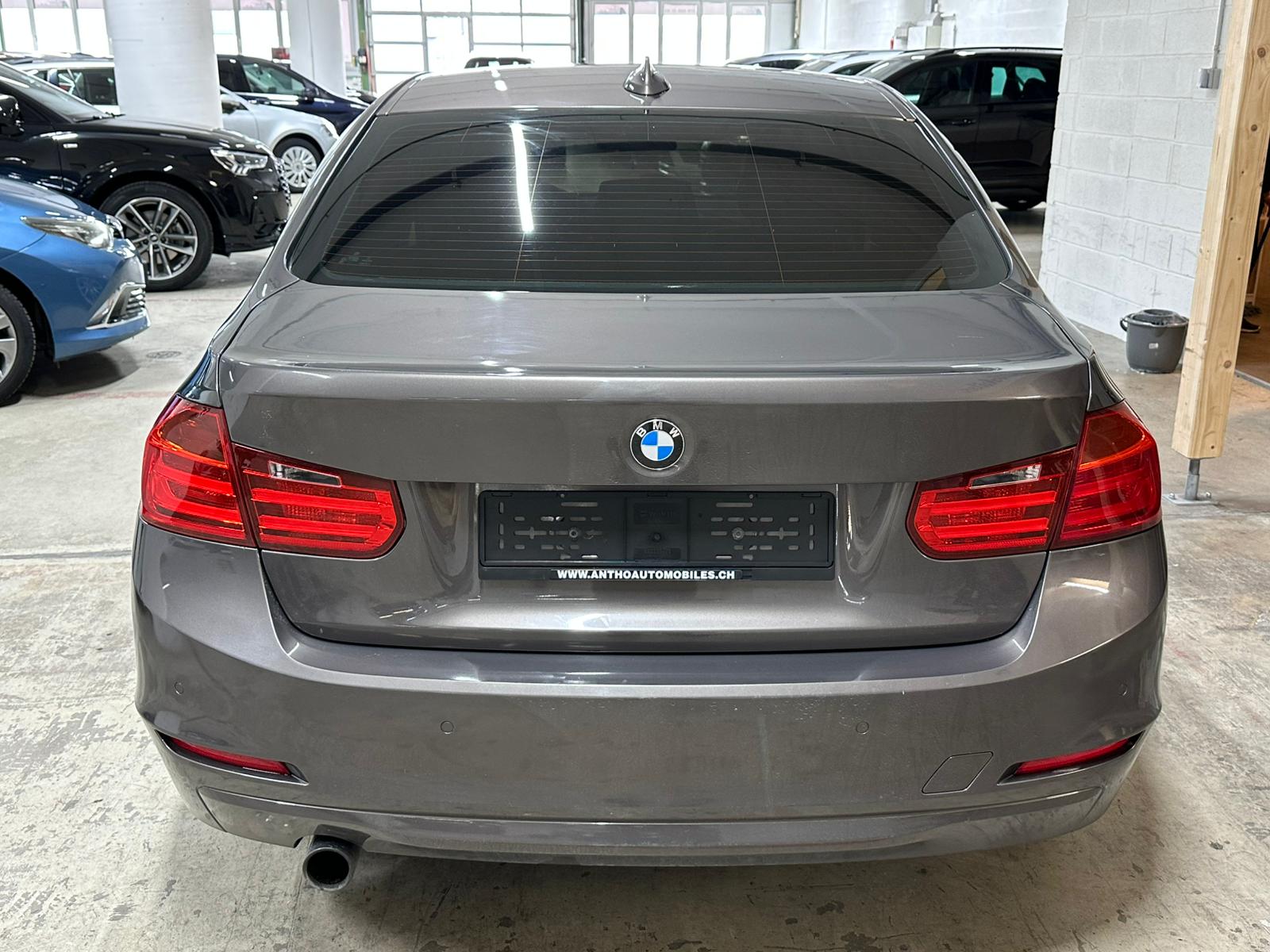 BMW 320i Steptronic-image-5
