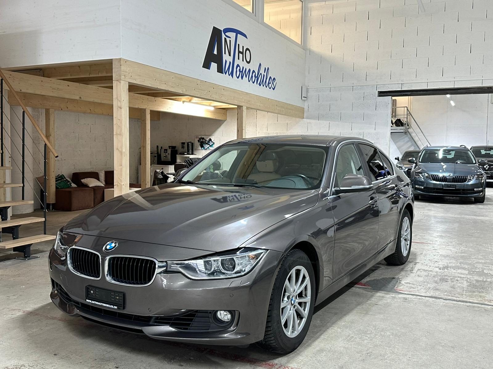 BMW 320i Steptronic-image-0