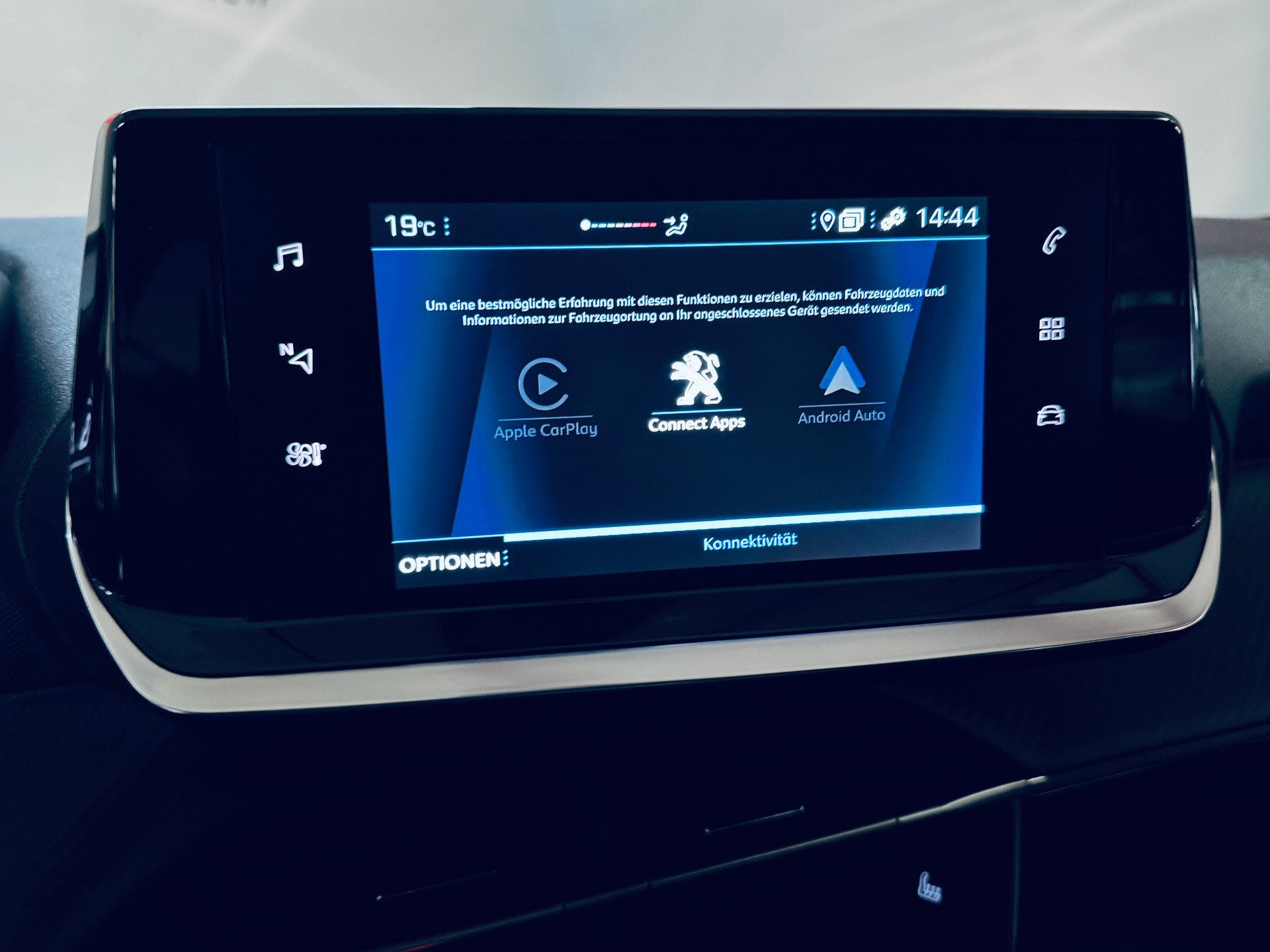 PEUGEOT 208 1.2 PureTech Allure EAT8-image-15