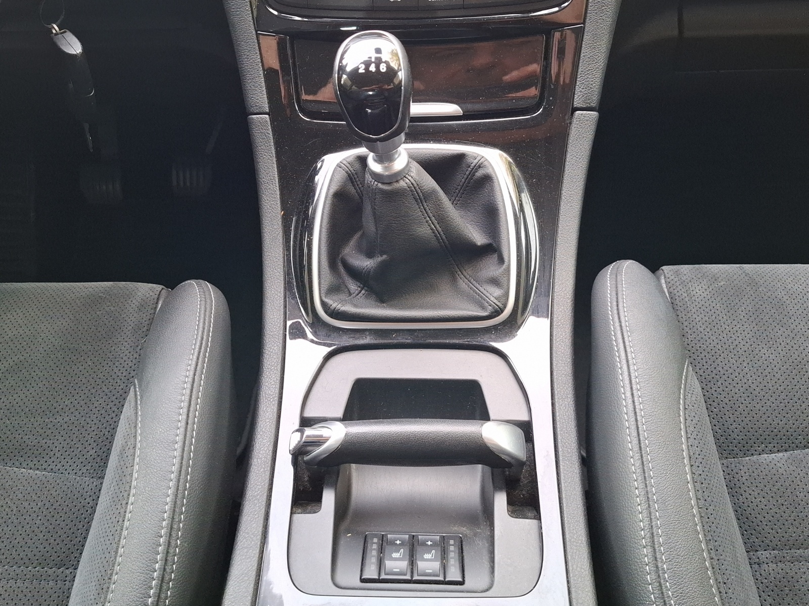 FORD S-Max 1.6 SCTi Titanium // MFK 18.06.2026 // 8-fach Aluminiumbereift // Anhängerkupplung-image-12