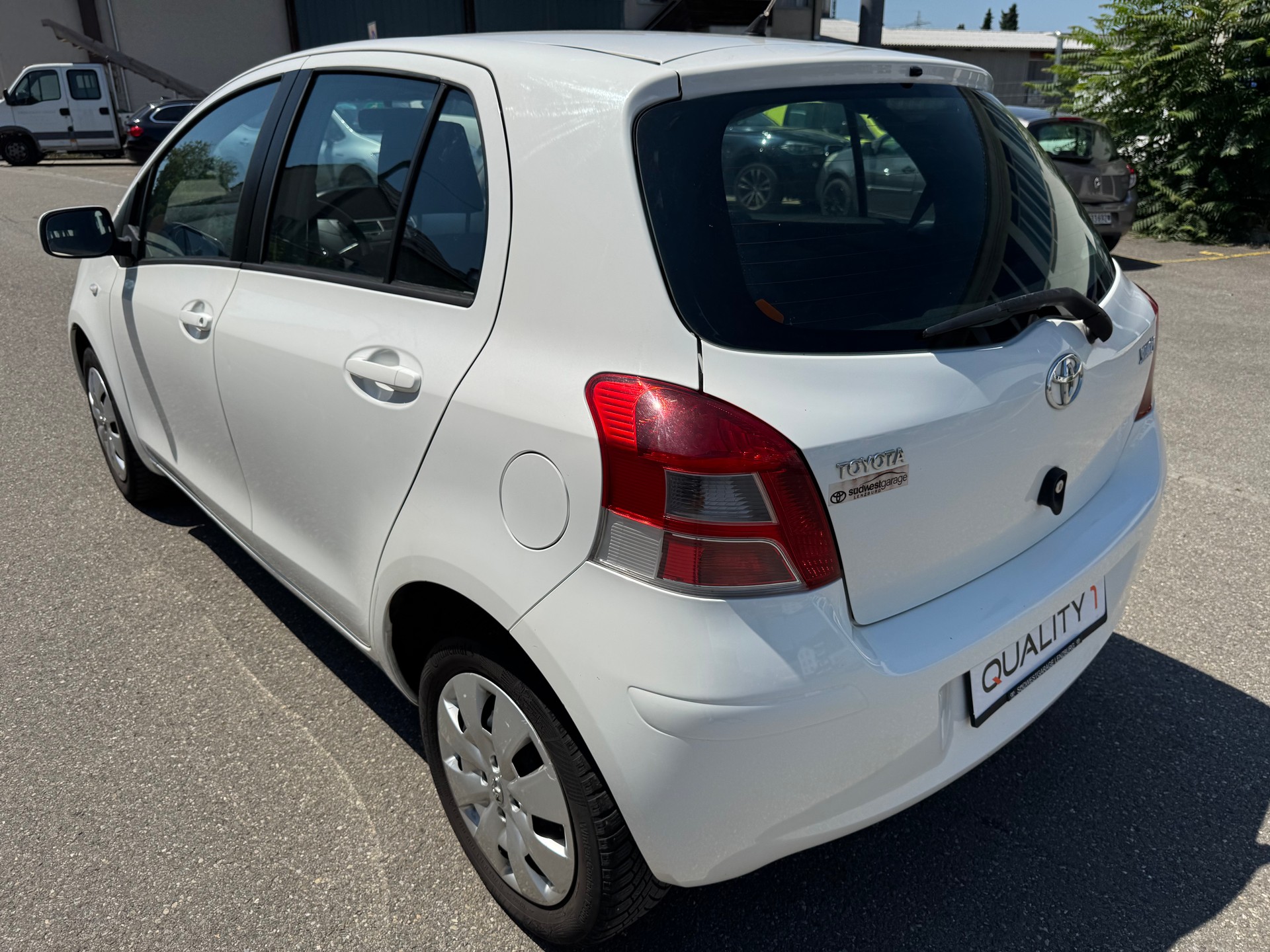 TOYOTA Yaris 1.33 Linea Sol-image-6