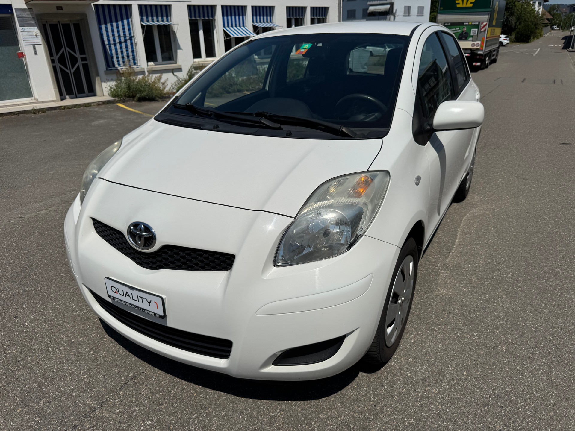 TOYOTA Yaris 1.33 Linea Sol-image-0