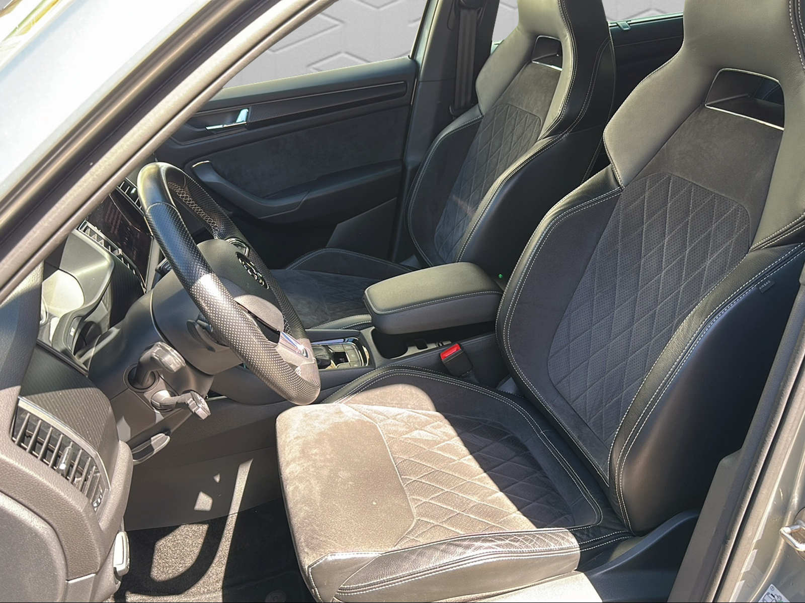 SKODA Kodiaq 2.0 TDI CR Sport Line 4x4 DSG-image-10