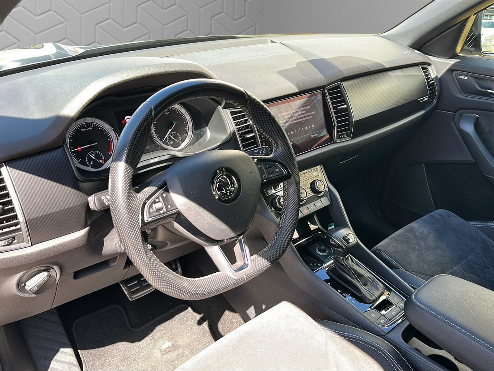 SKODA Kodiaq 2.0 TDI CR Sport Line 4x4 DSG-image-11